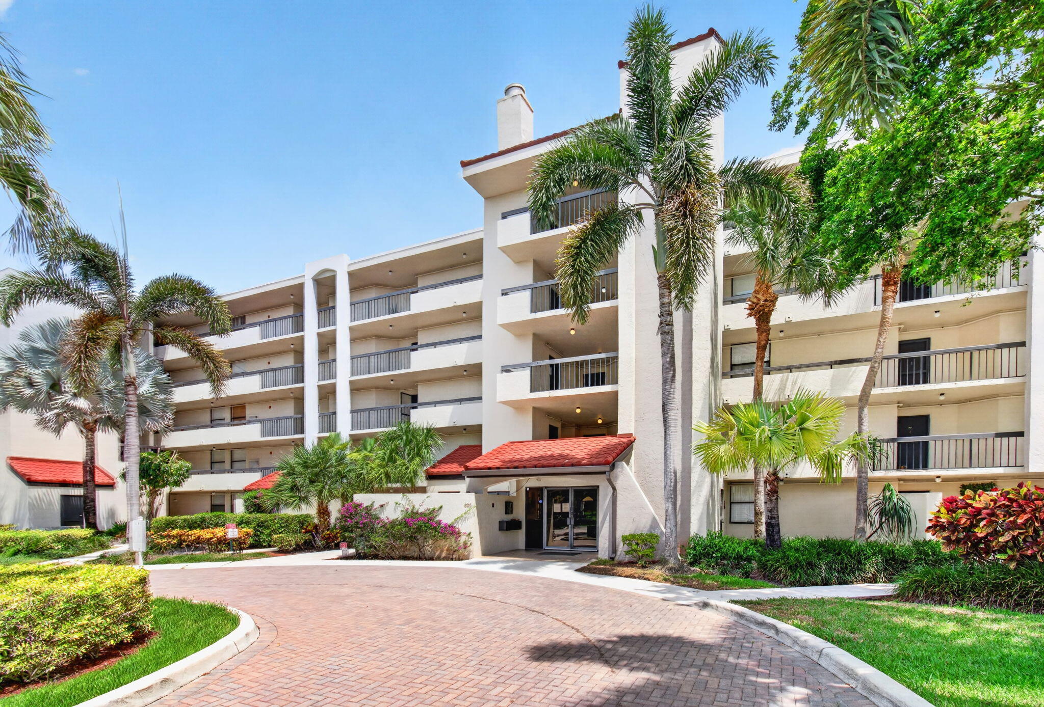 825 Egret Circle 504 Delray Beach Fl Us 33444 B26065320