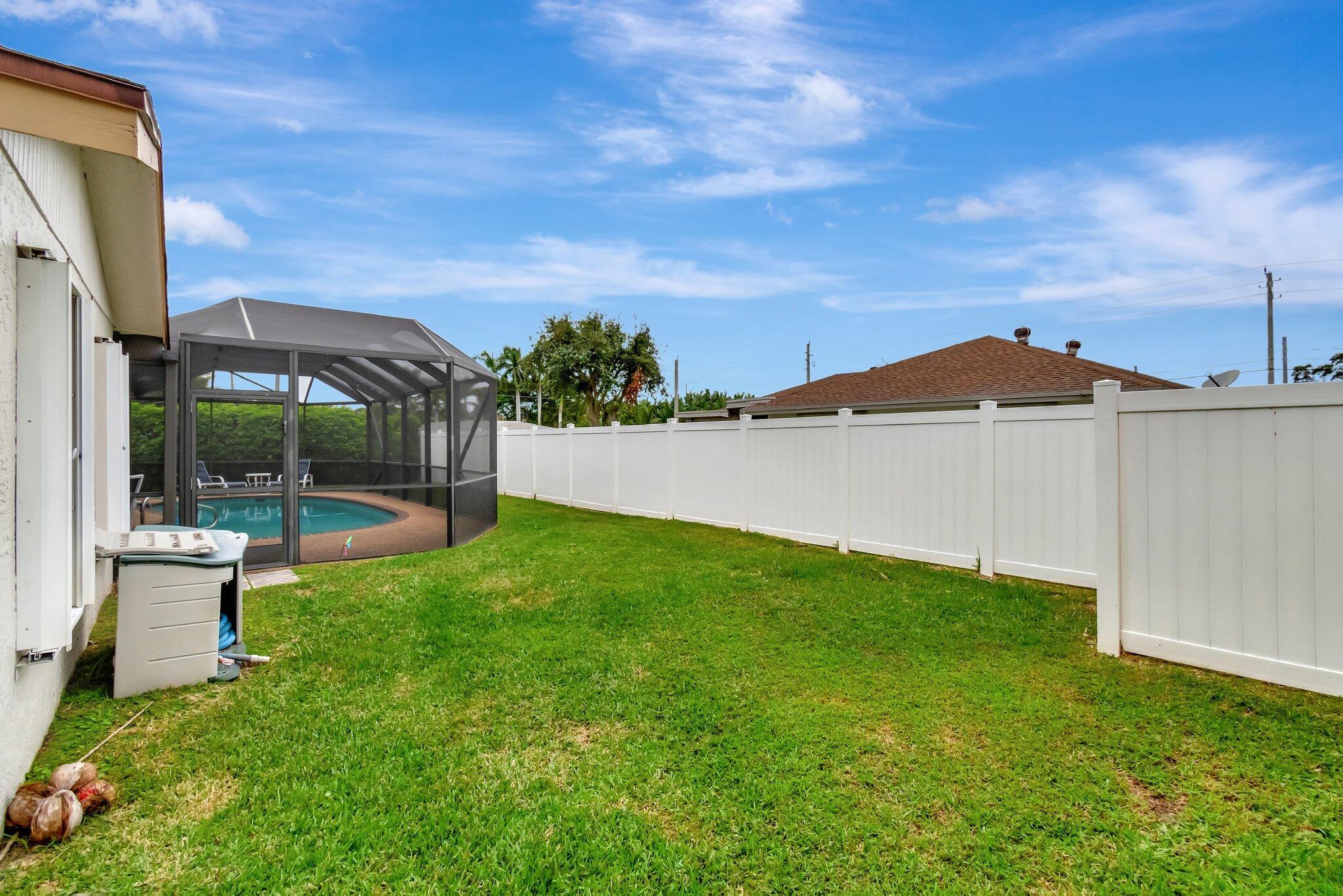 577 SW 24th Avenue