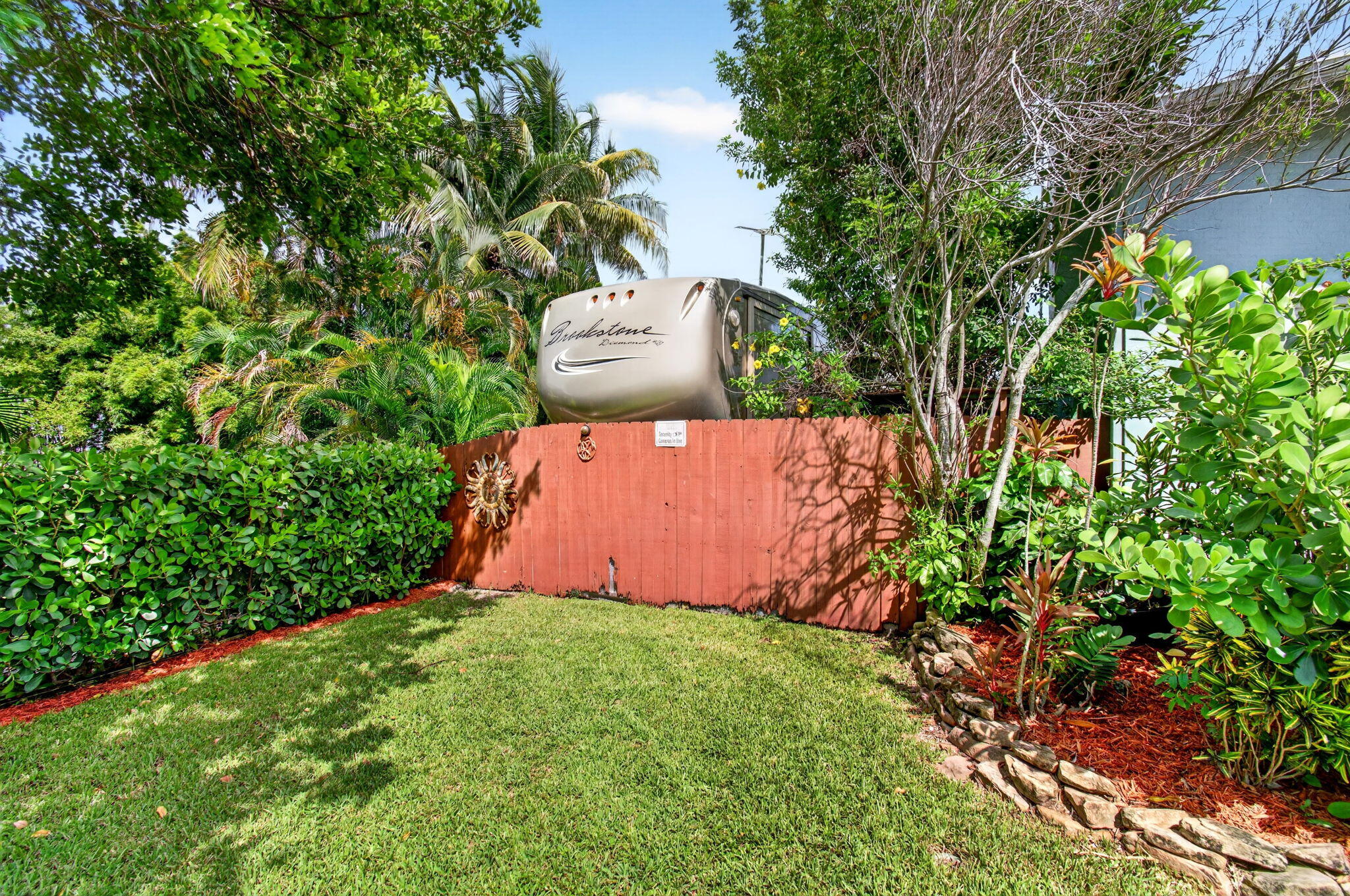 502 VENICE Drive