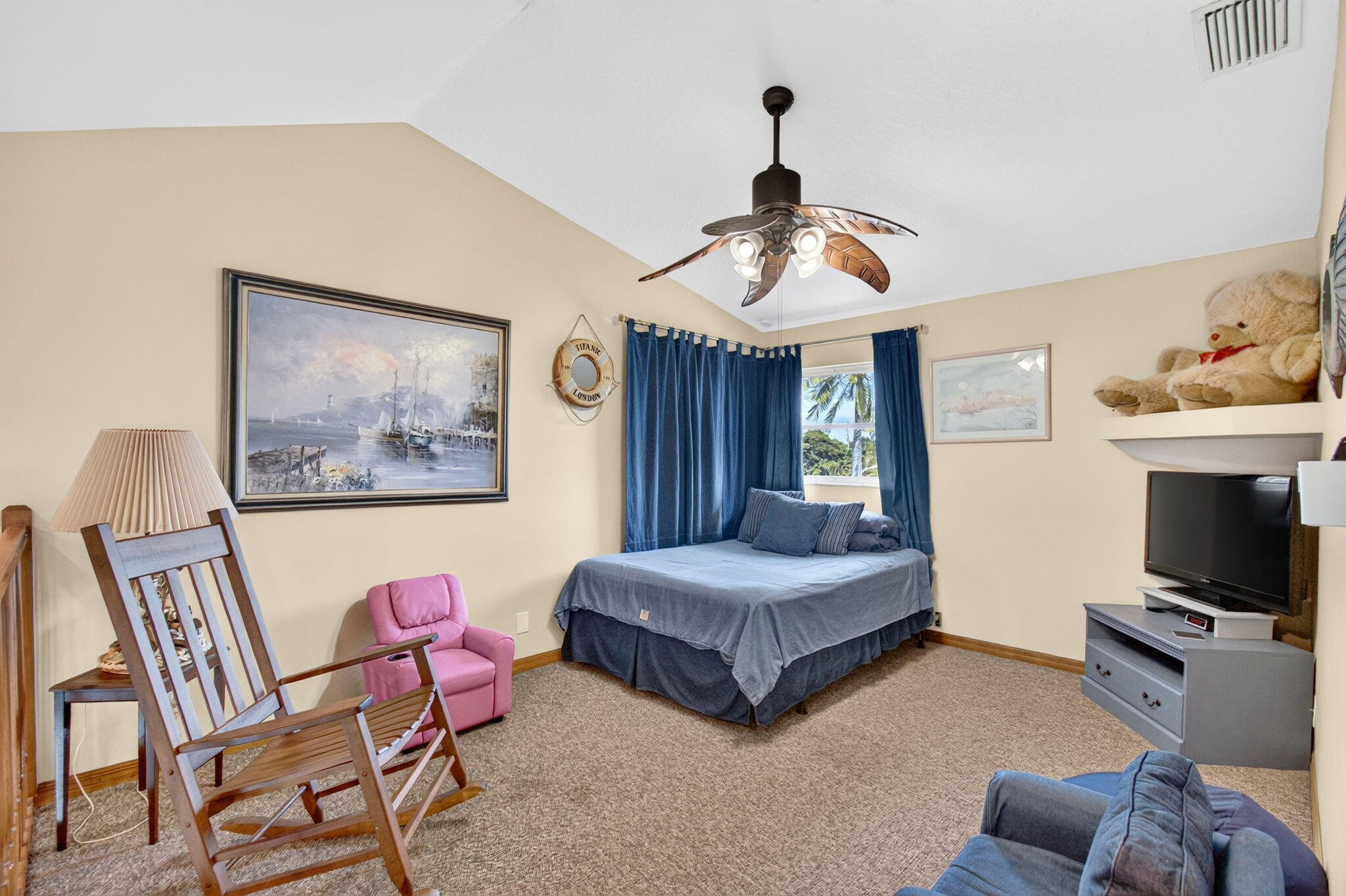 502 VENICE Drive