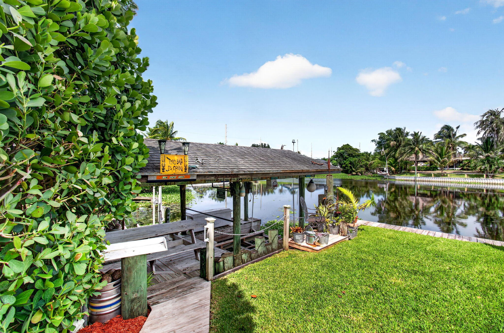 502 VENICE Drive