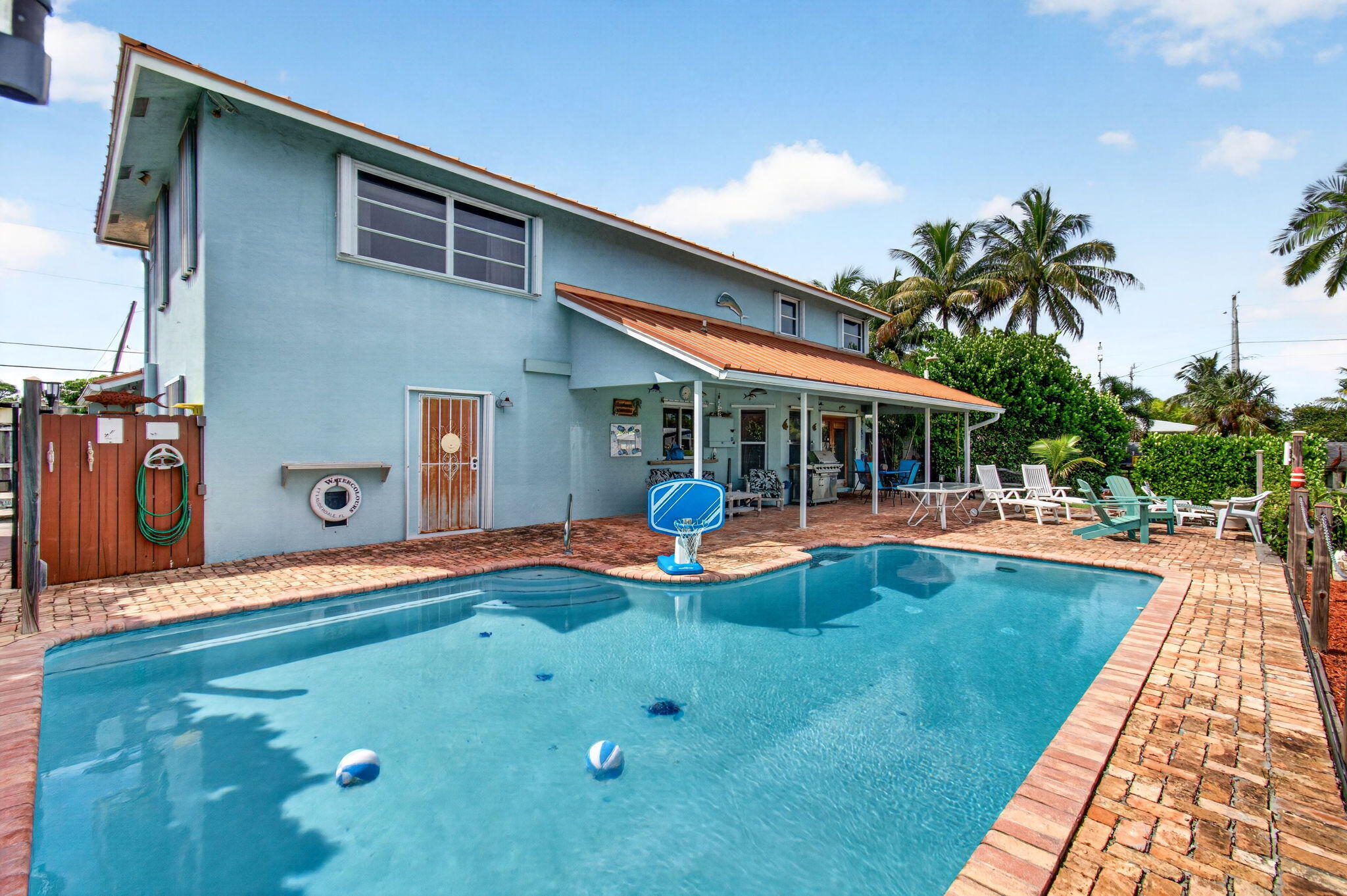 502 VENICE Drive