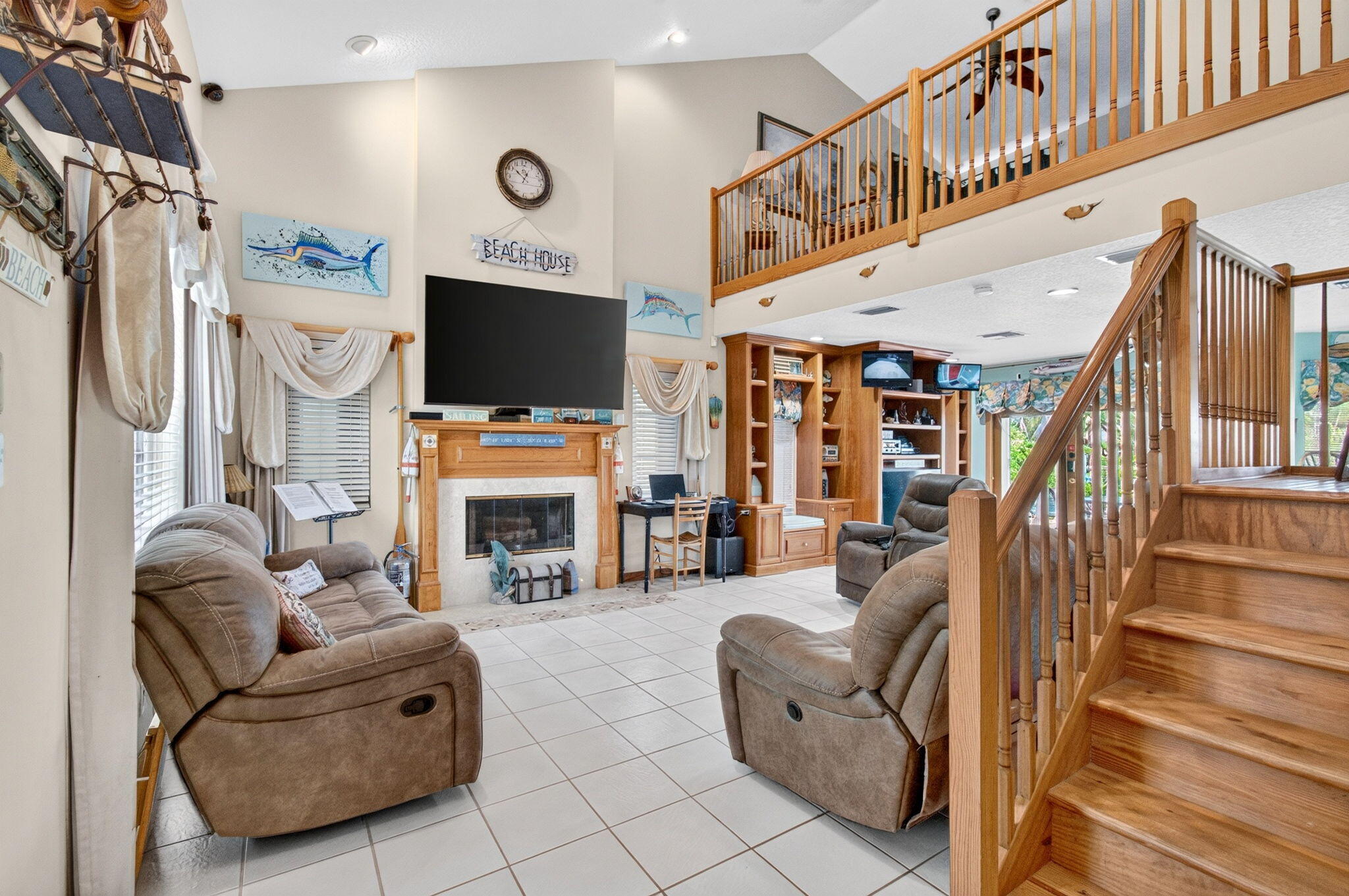 502 VENICE Drive