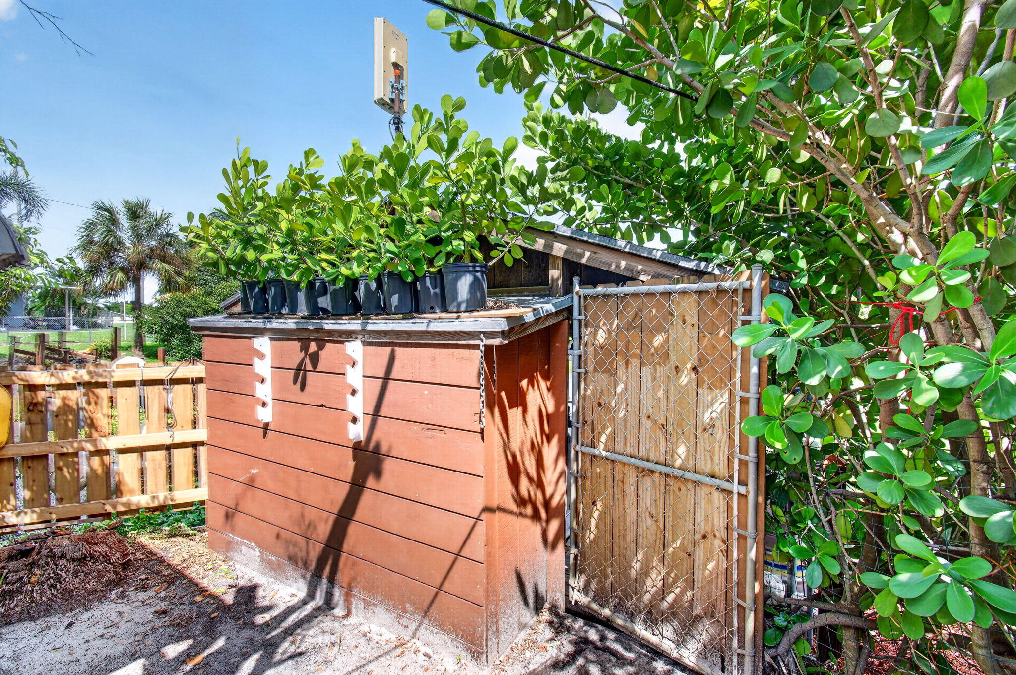 502 VENICE Drive