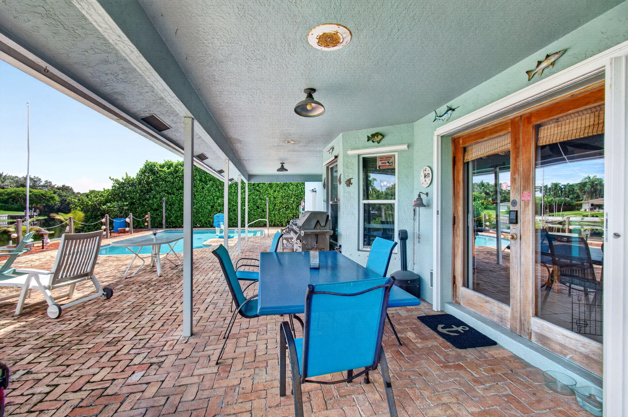 502 VENICE Drive
