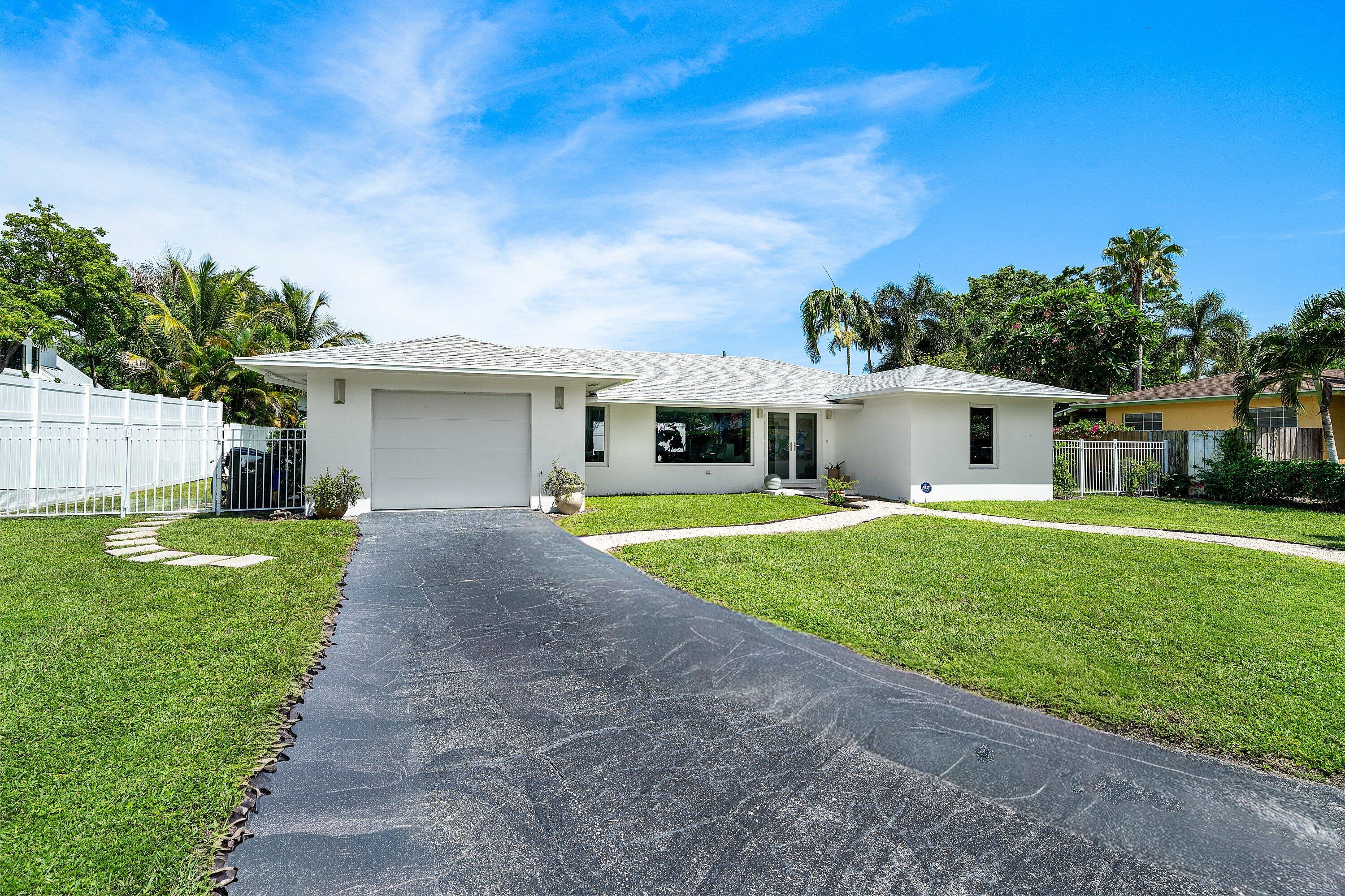 1009 NW 1ST Avenue