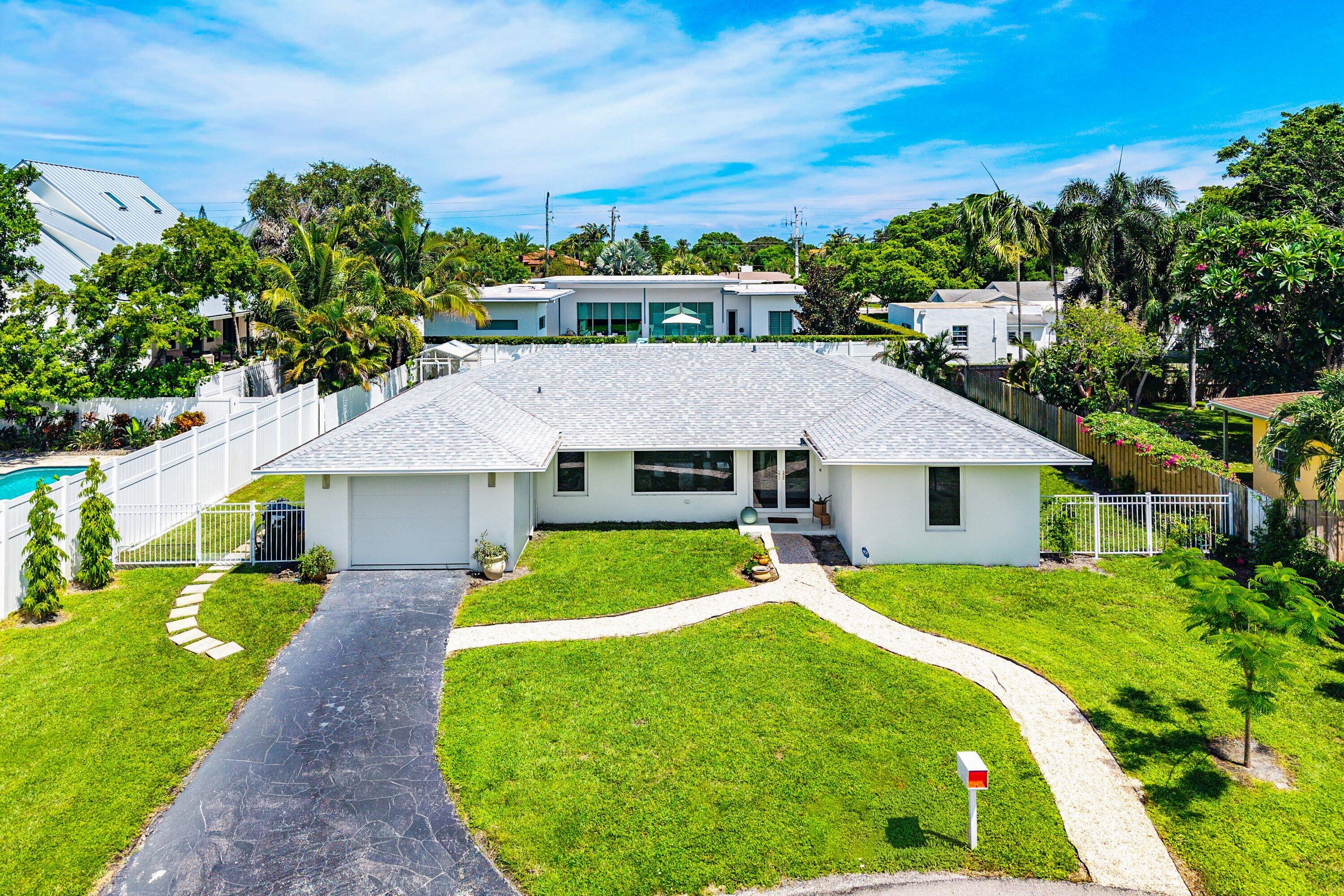 1009 NW 1ST Avenue