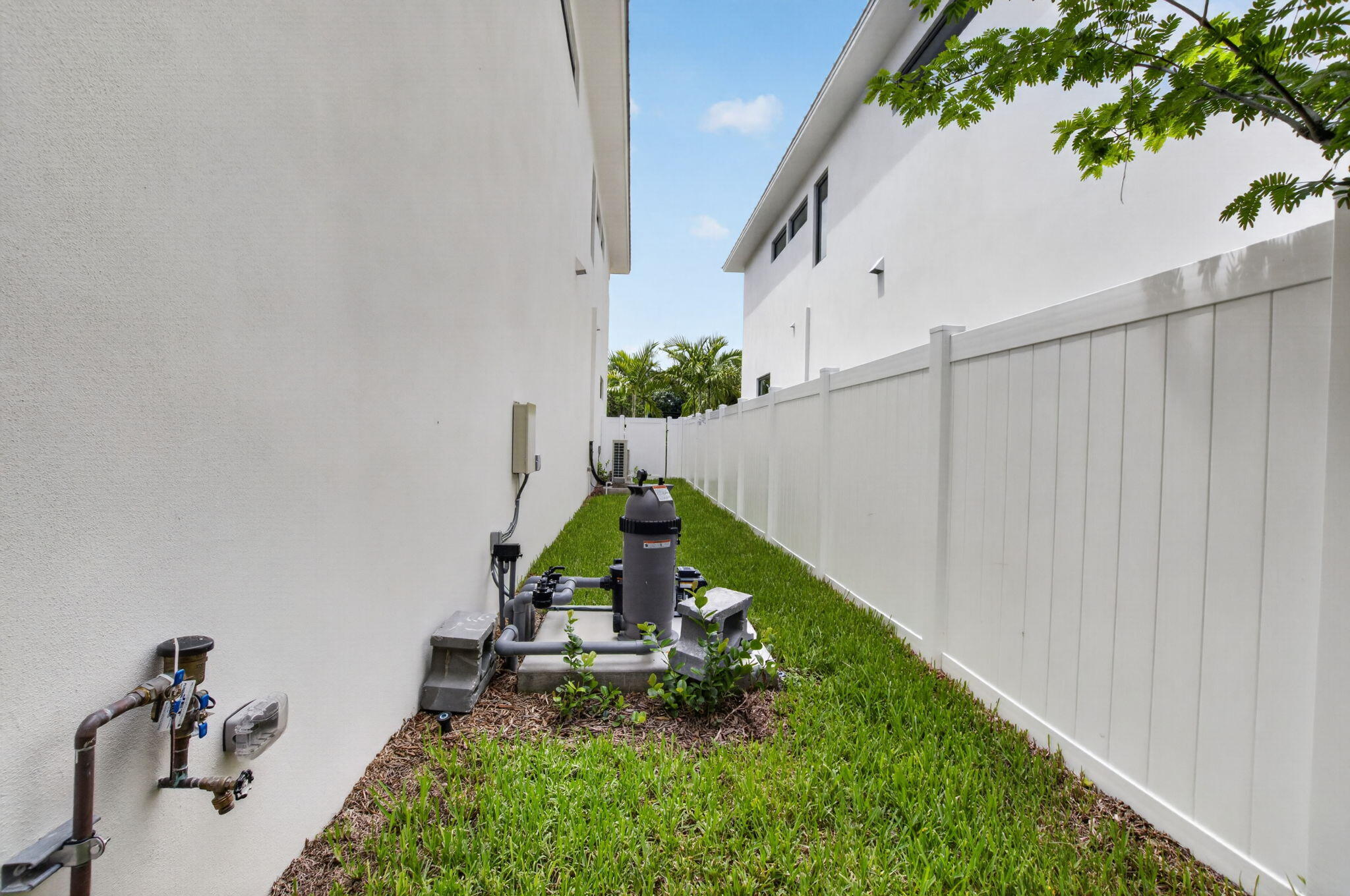 209 SE 5TH Street