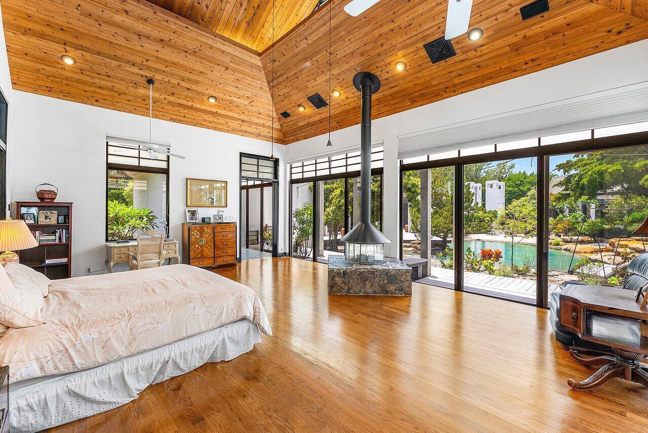 8549 SURREY Lane