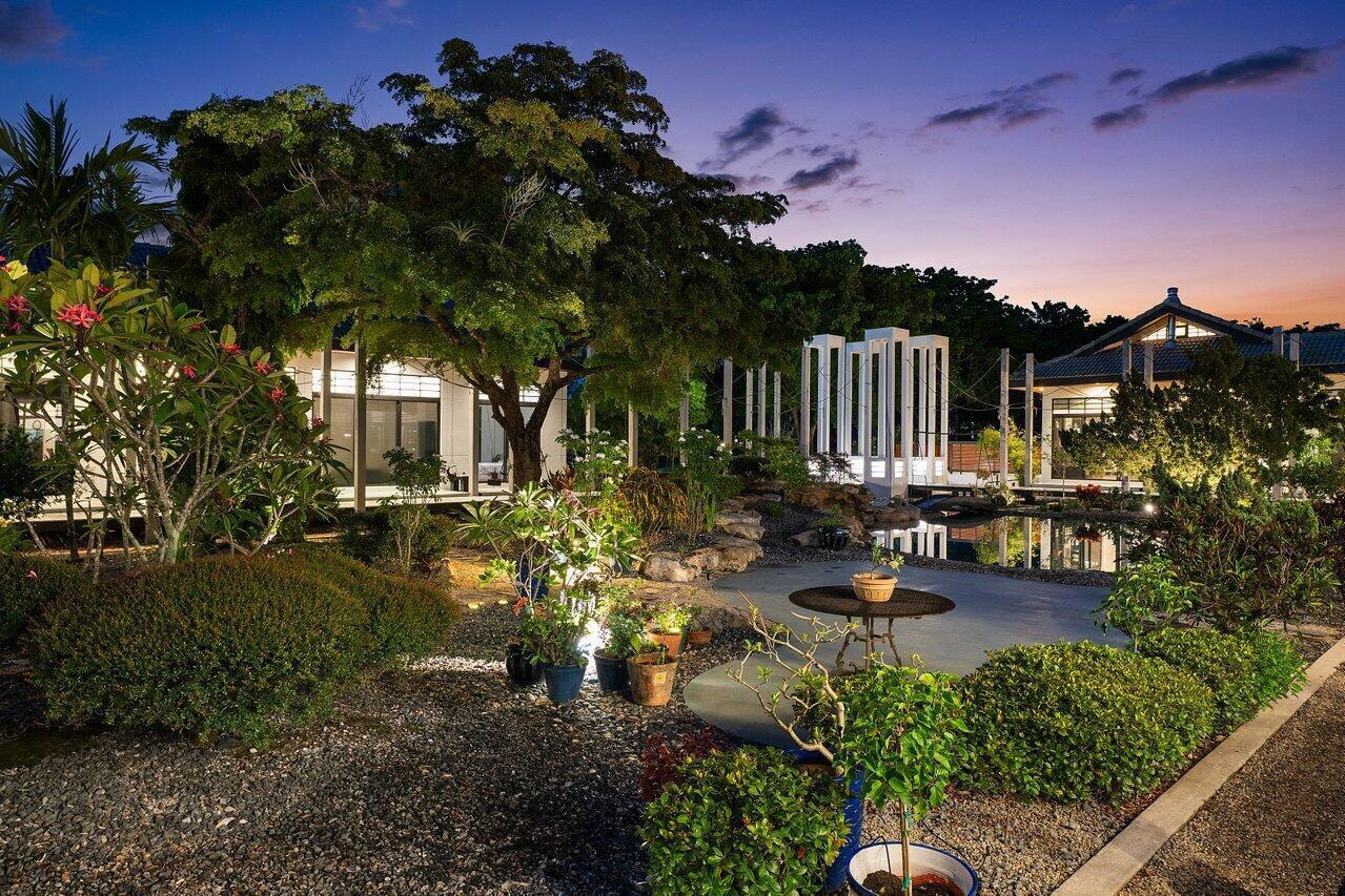 8549 SURREY Lane