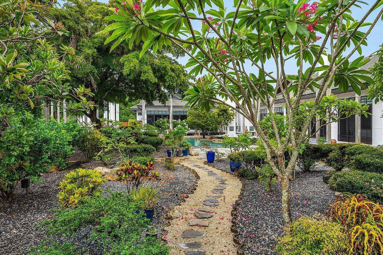 8549 SURREY Lane