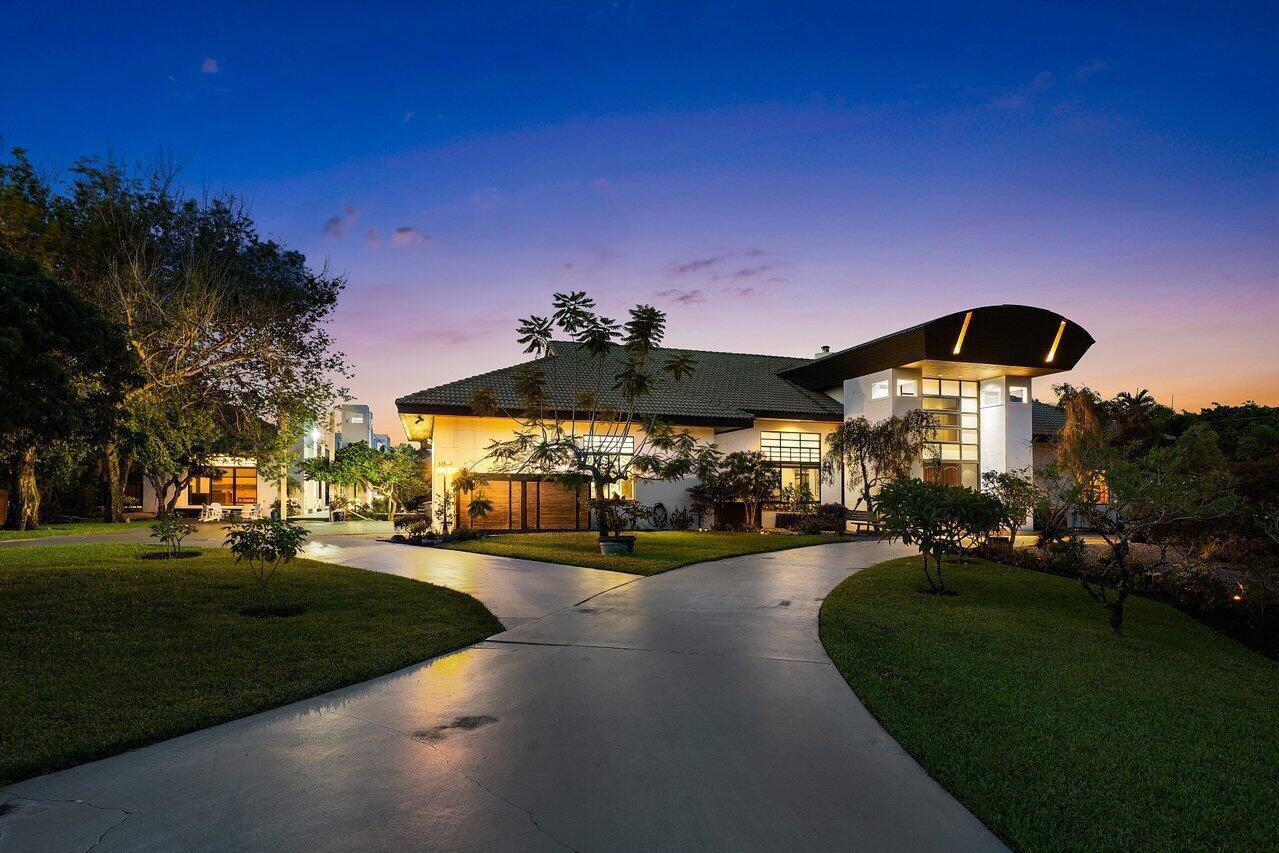 8549 SURREY Lane
