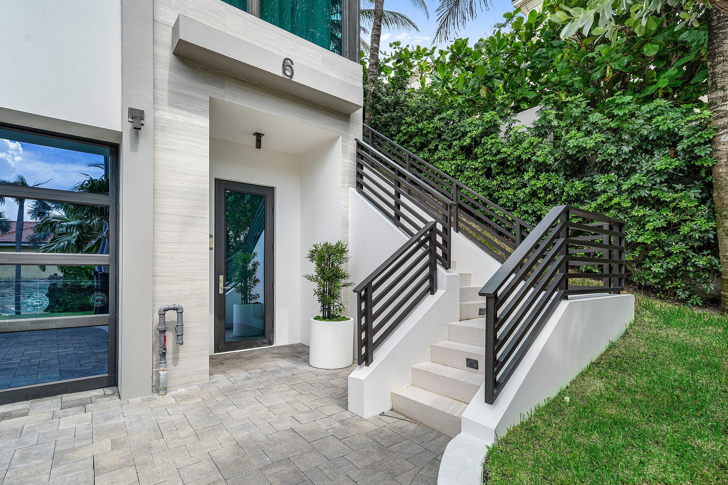 3621 S OCEAN Boulevard 6