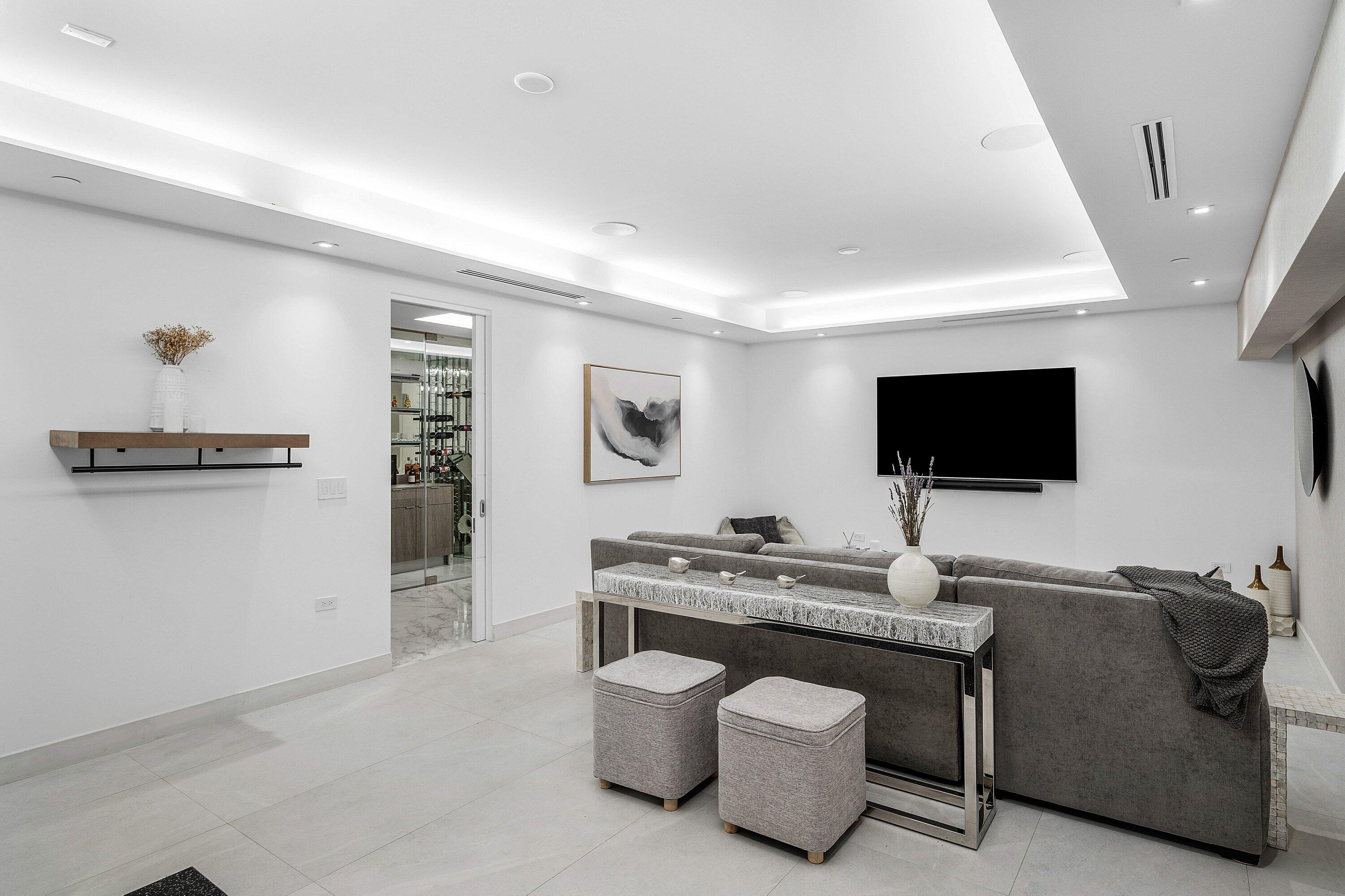 3621 S OCEAN Boulevard 6