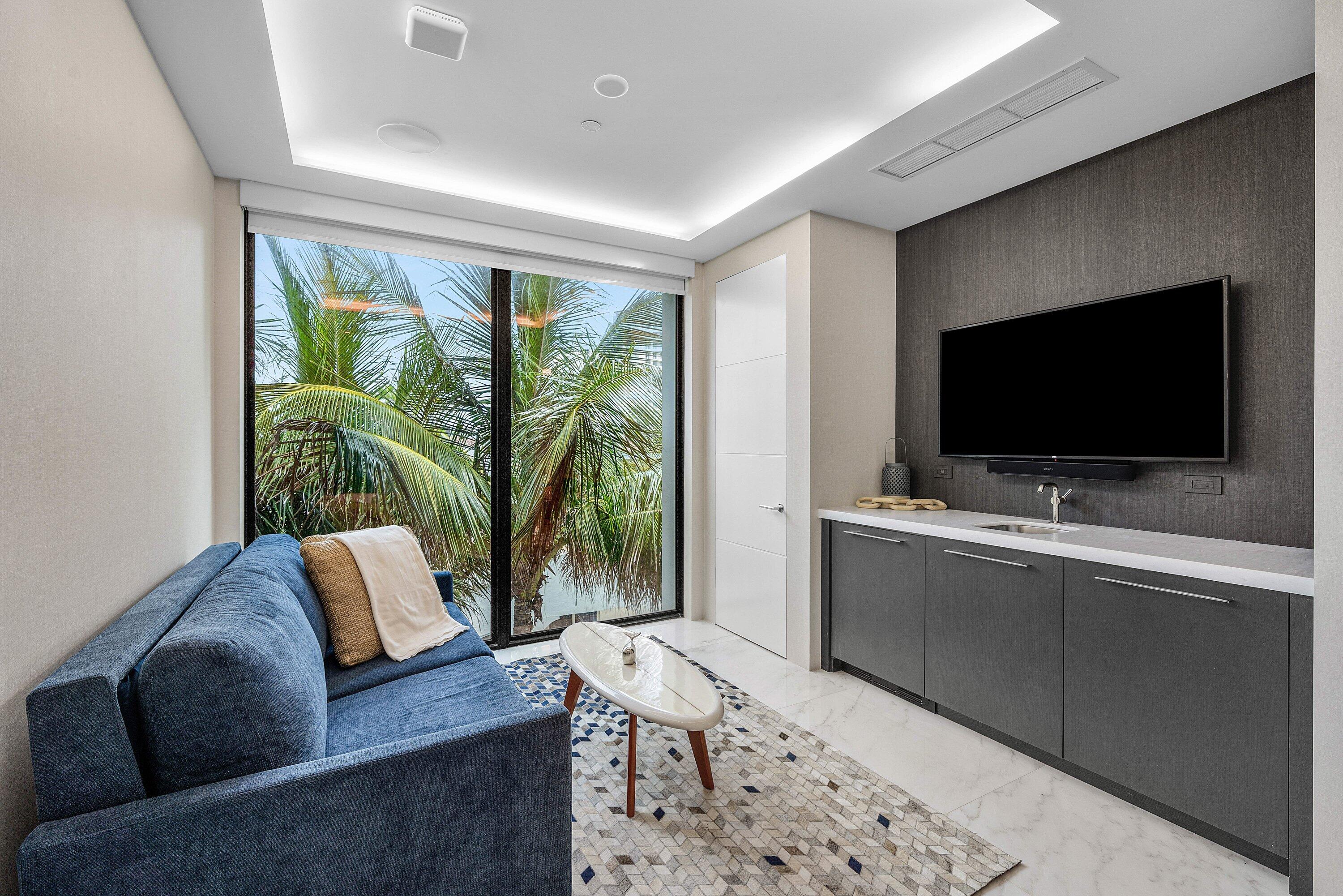 3621 S OCEAN Boulevard 6