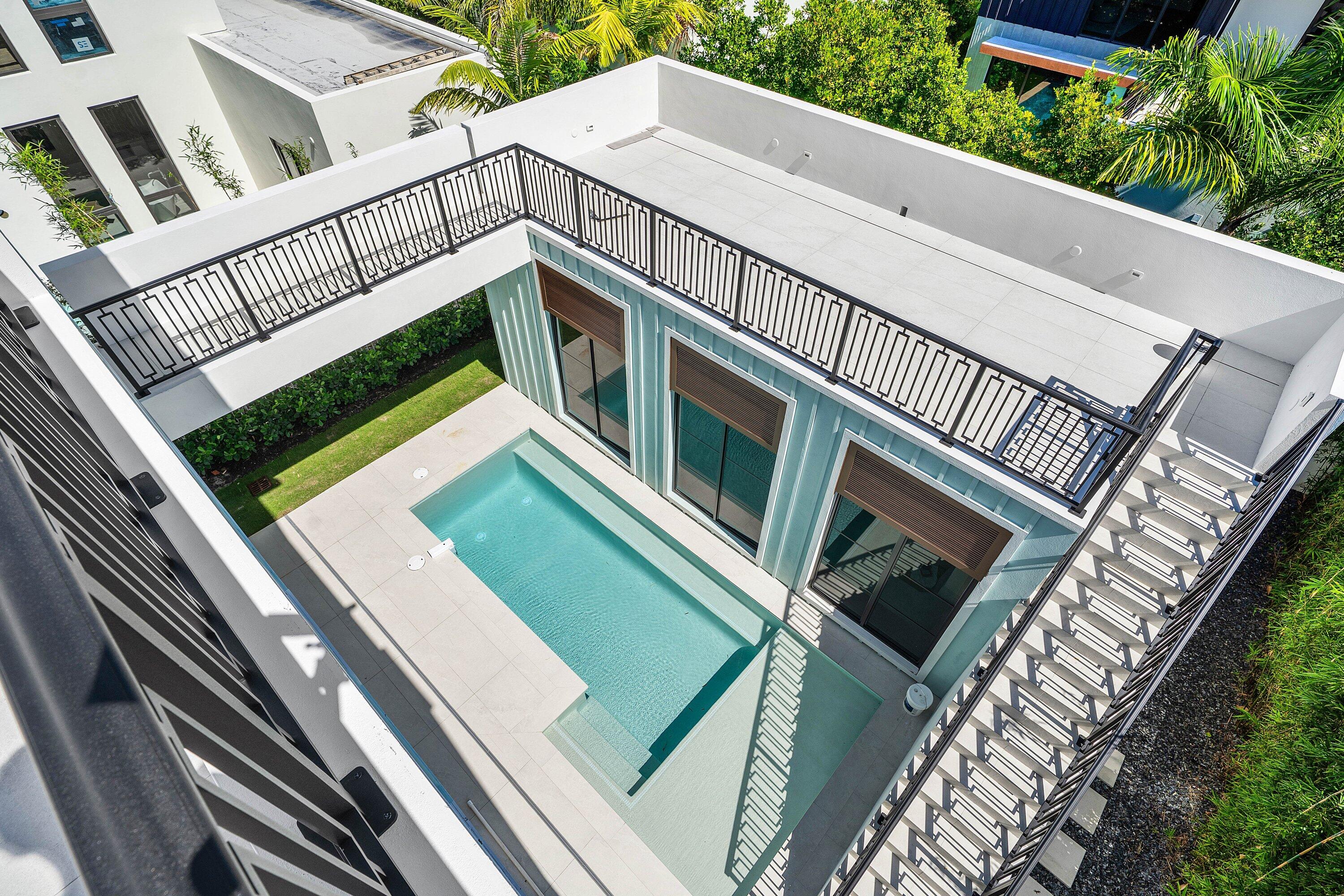807 NE 9TH Avenue