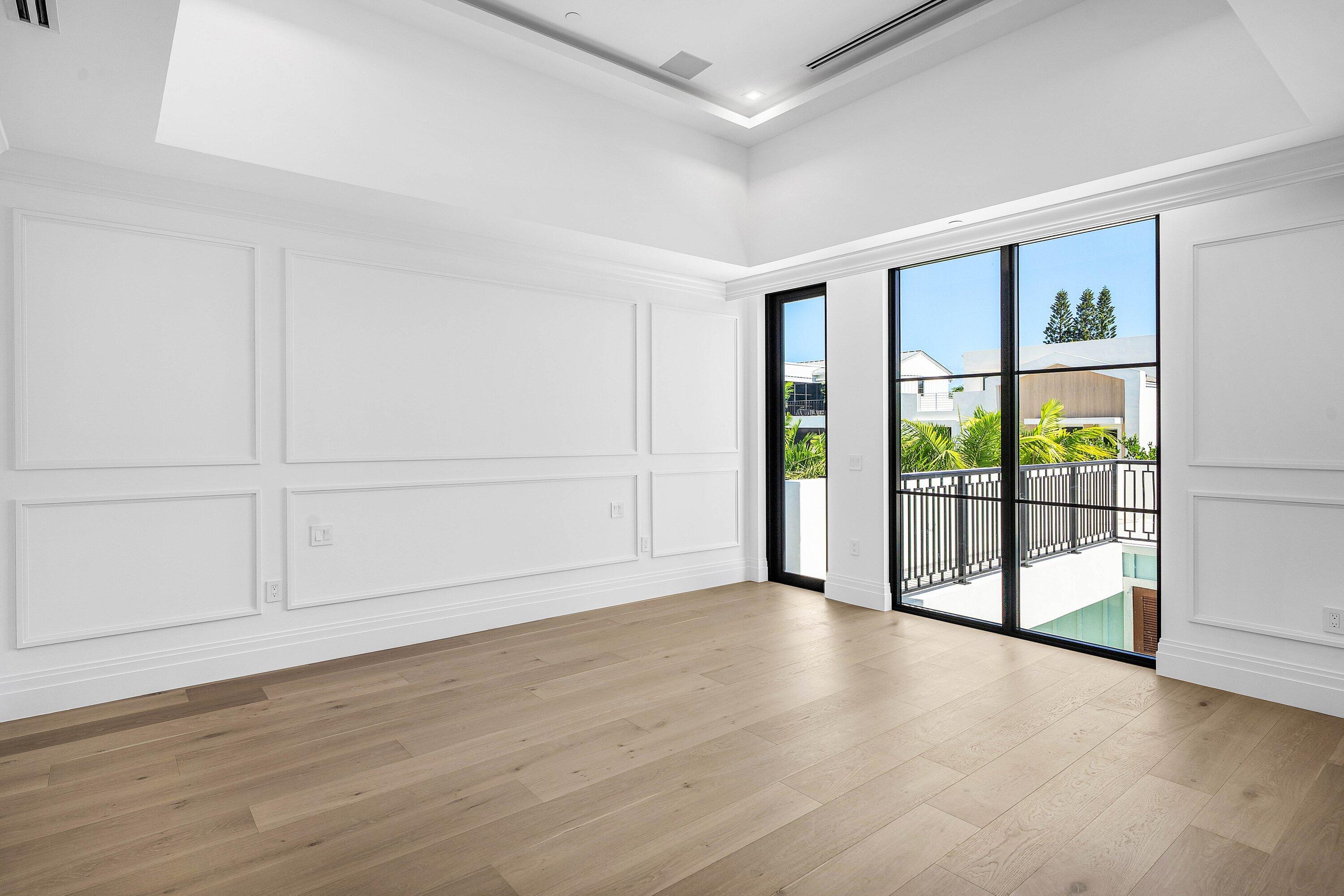 807 NE 9TH Avenue