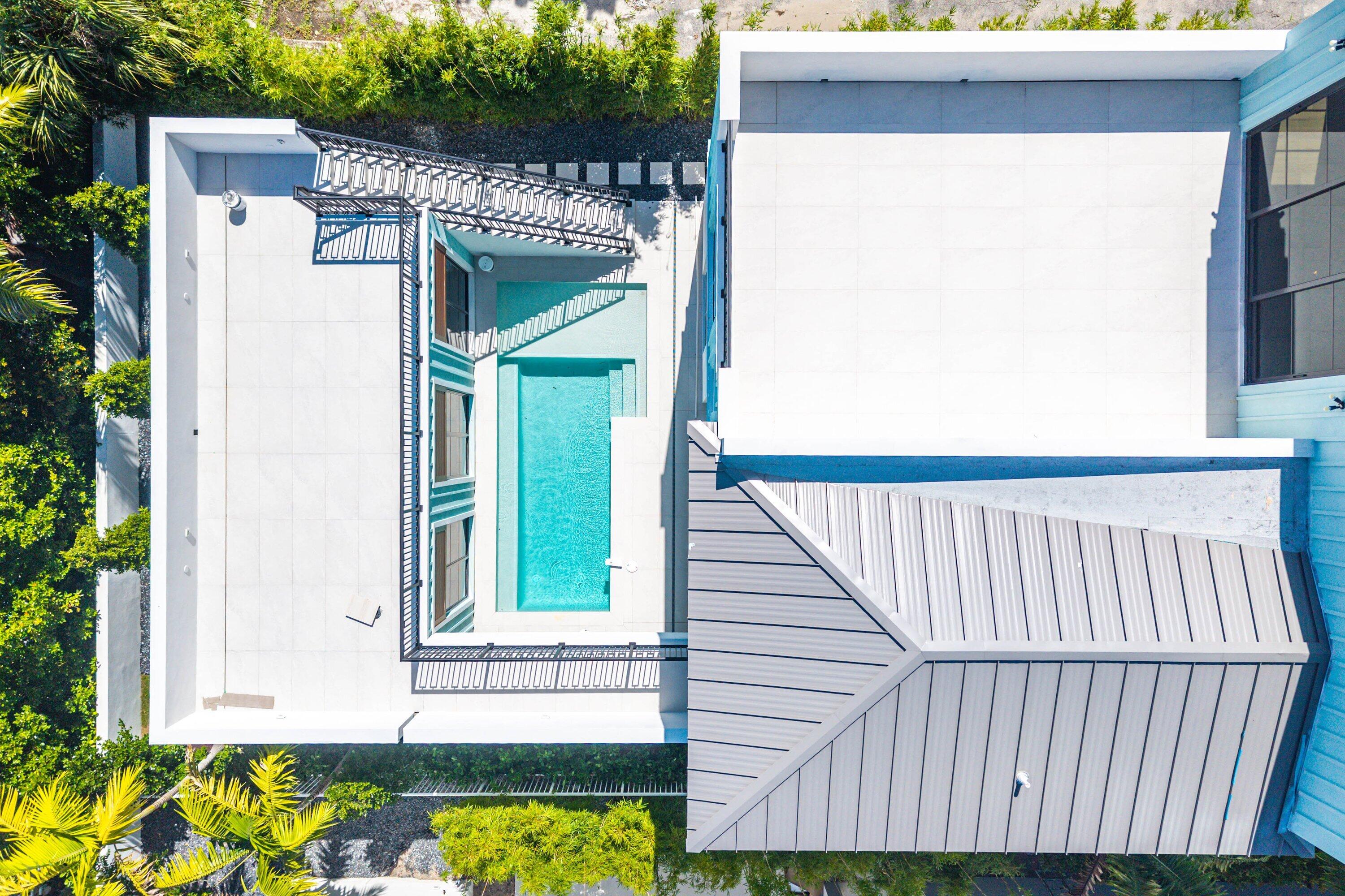 807 NE 9TH Avenue