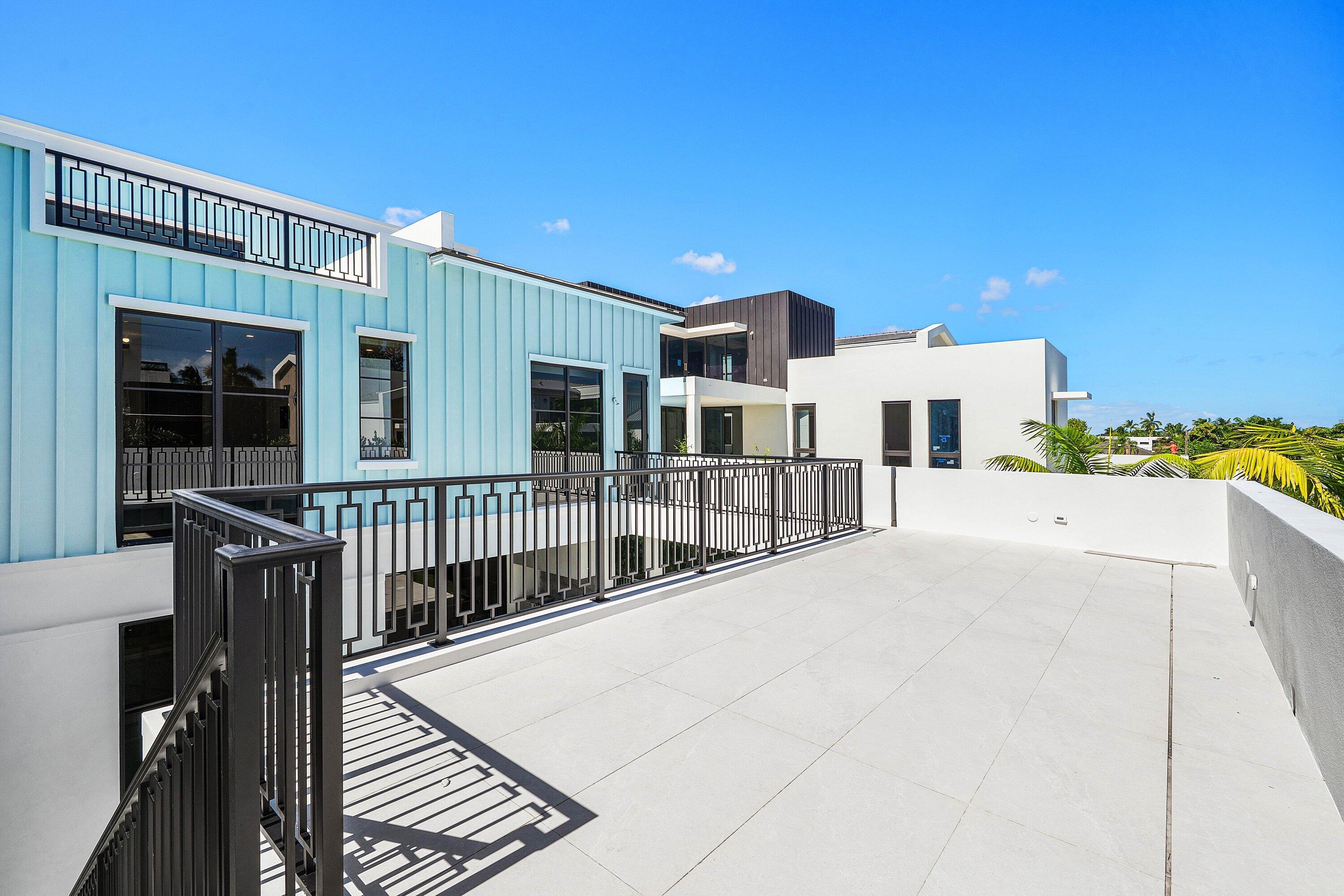 807 NE 9TH Avenue