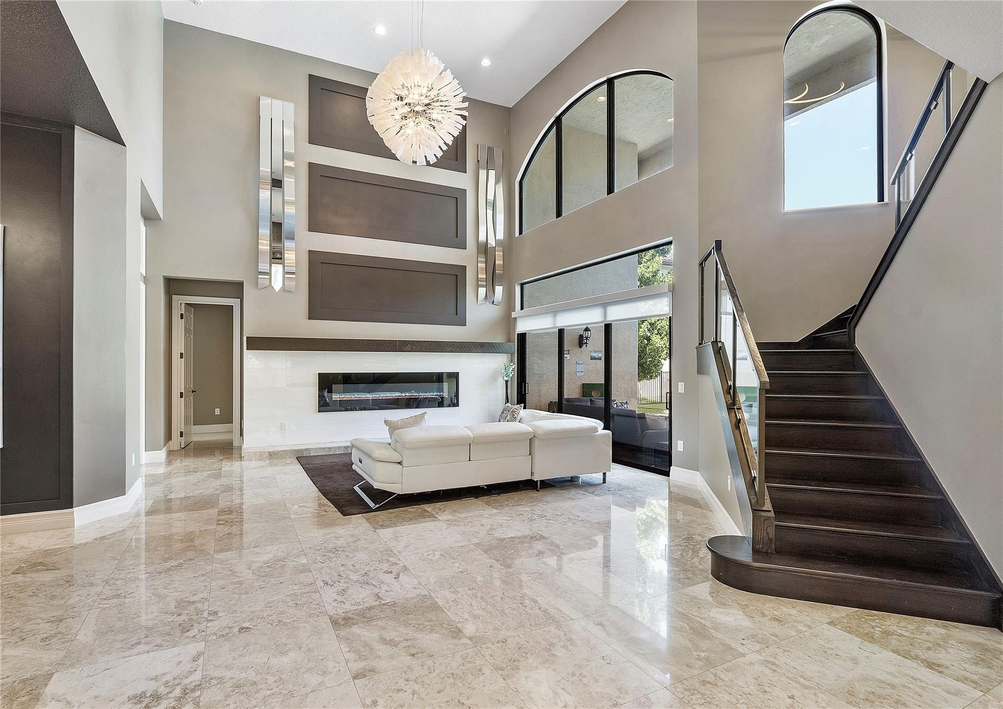 16716 Strasbourg Lane