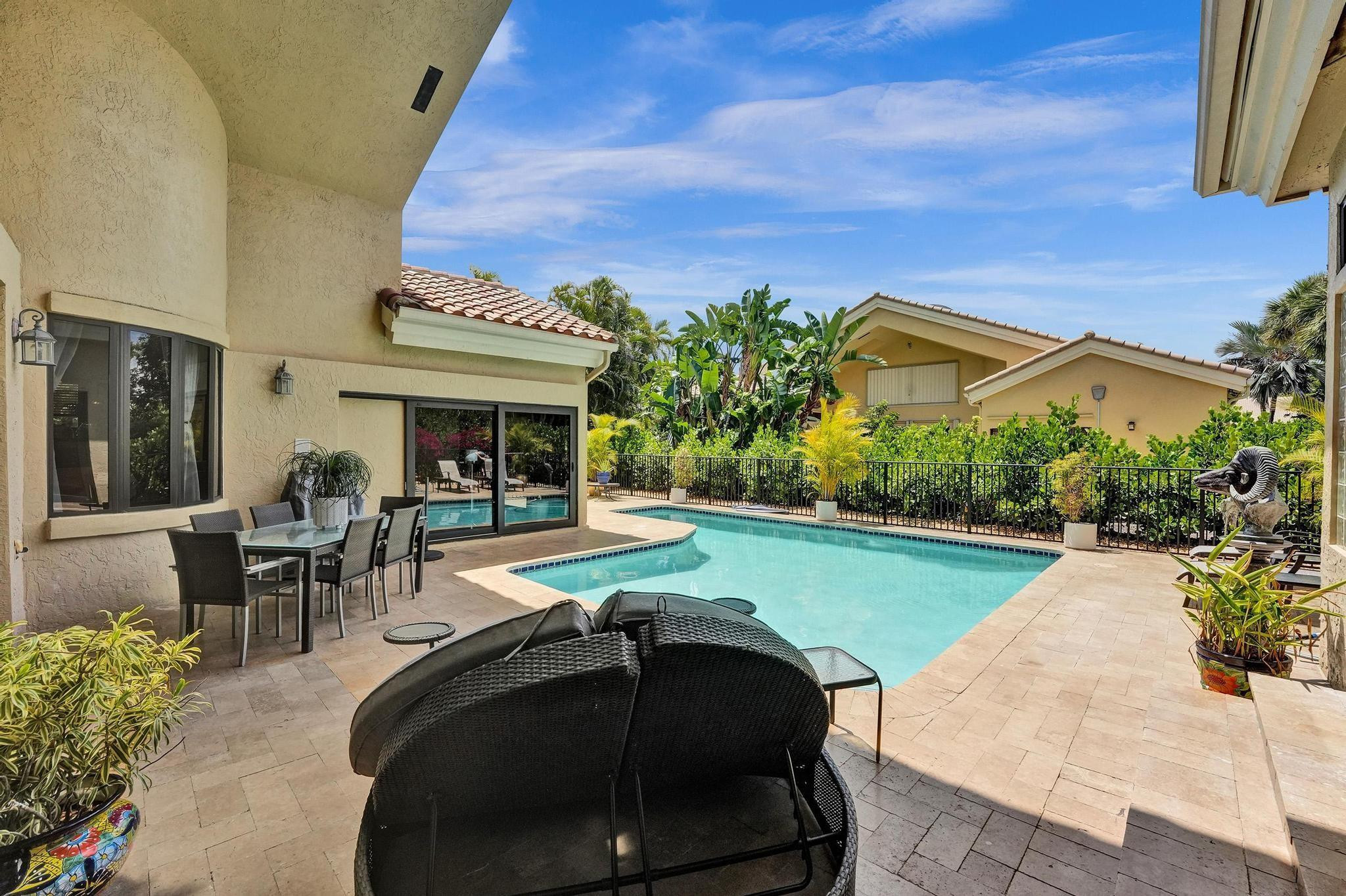 2664 NW 49th St