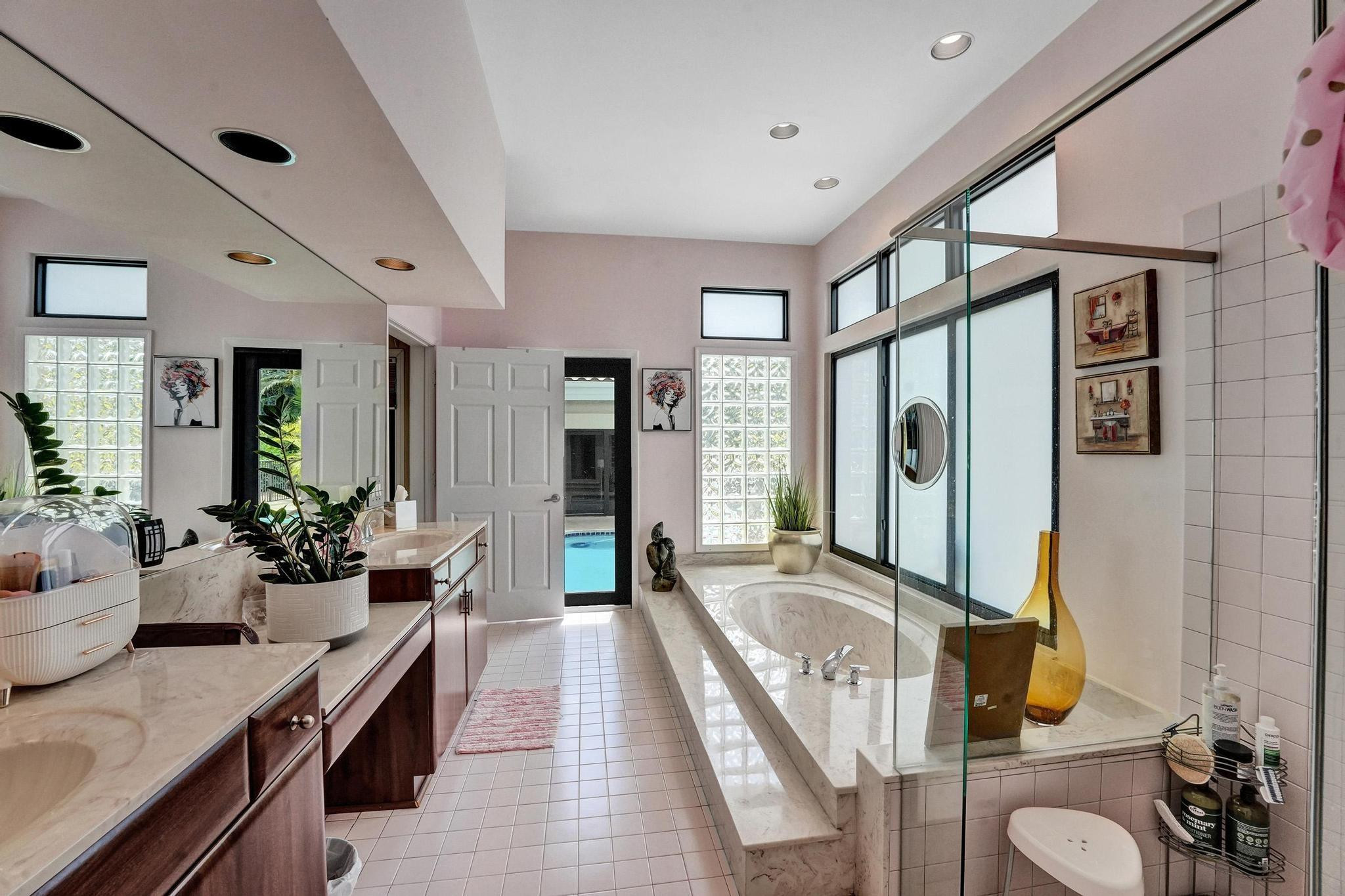 2664 NW 49th St