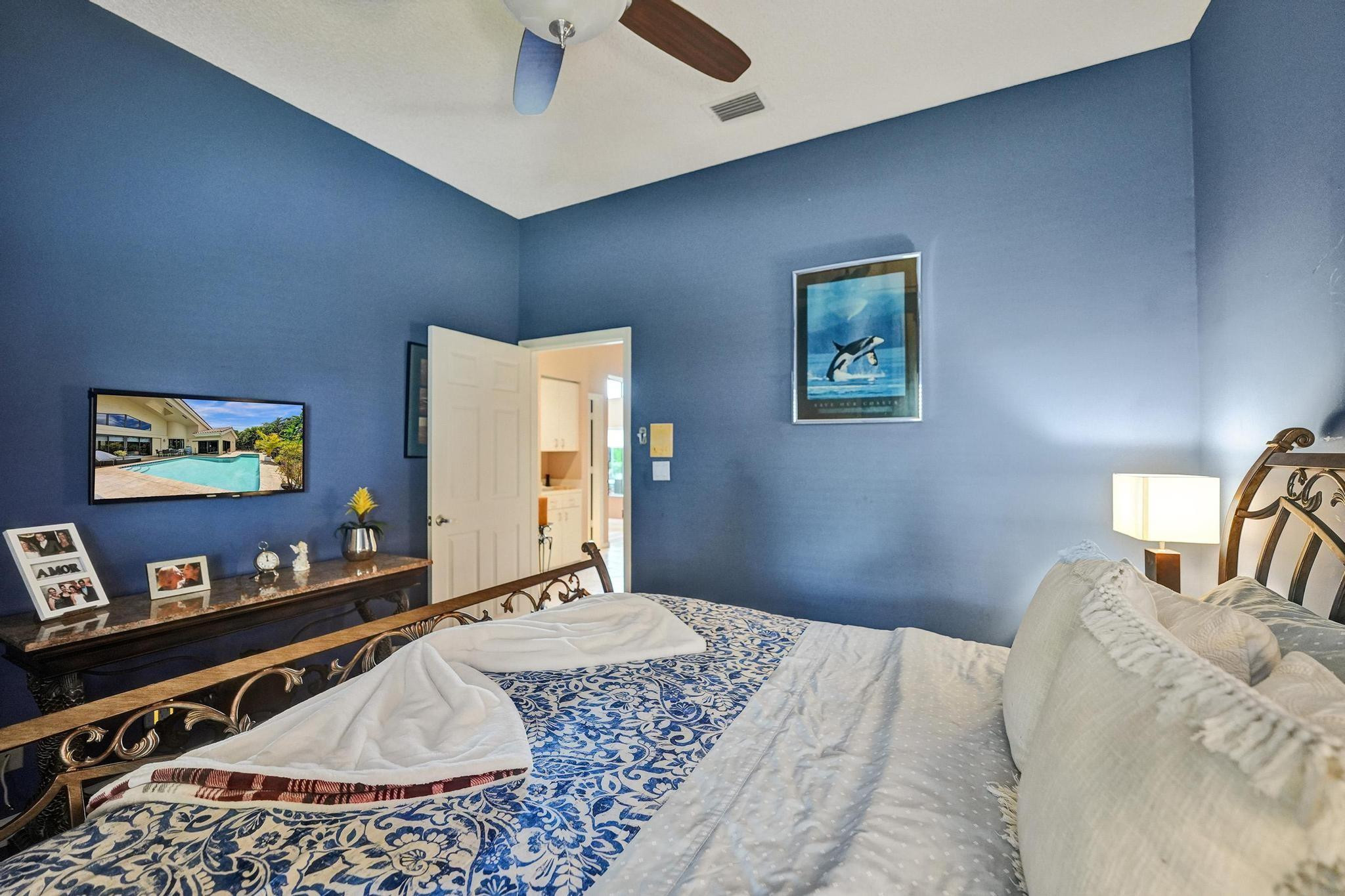 2664 NW 49th St
