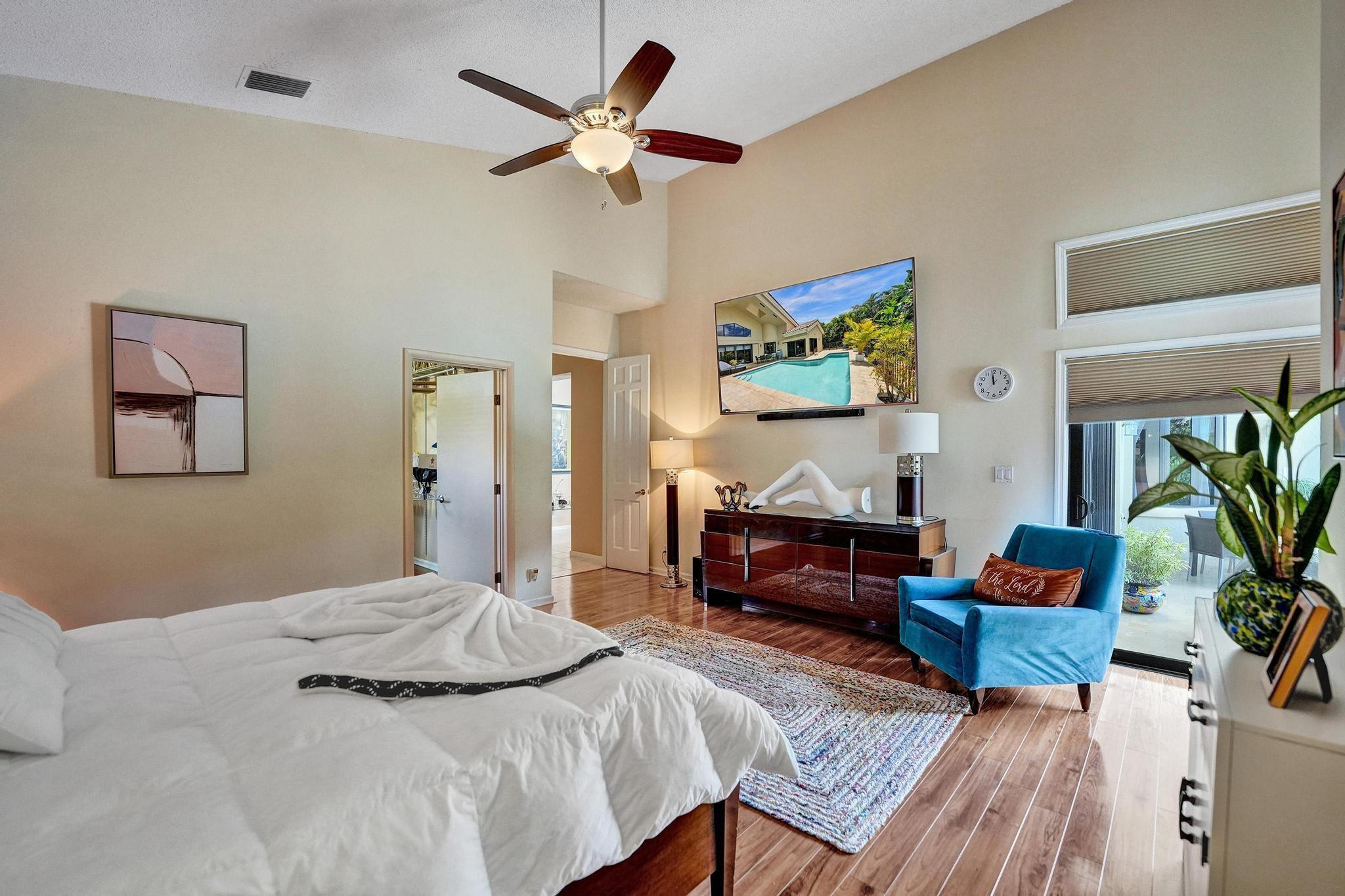 2664 NW 49th St