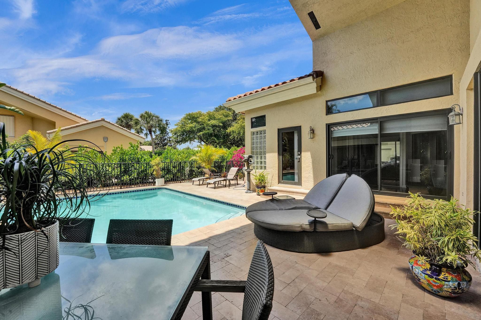 2664 NW 49th St