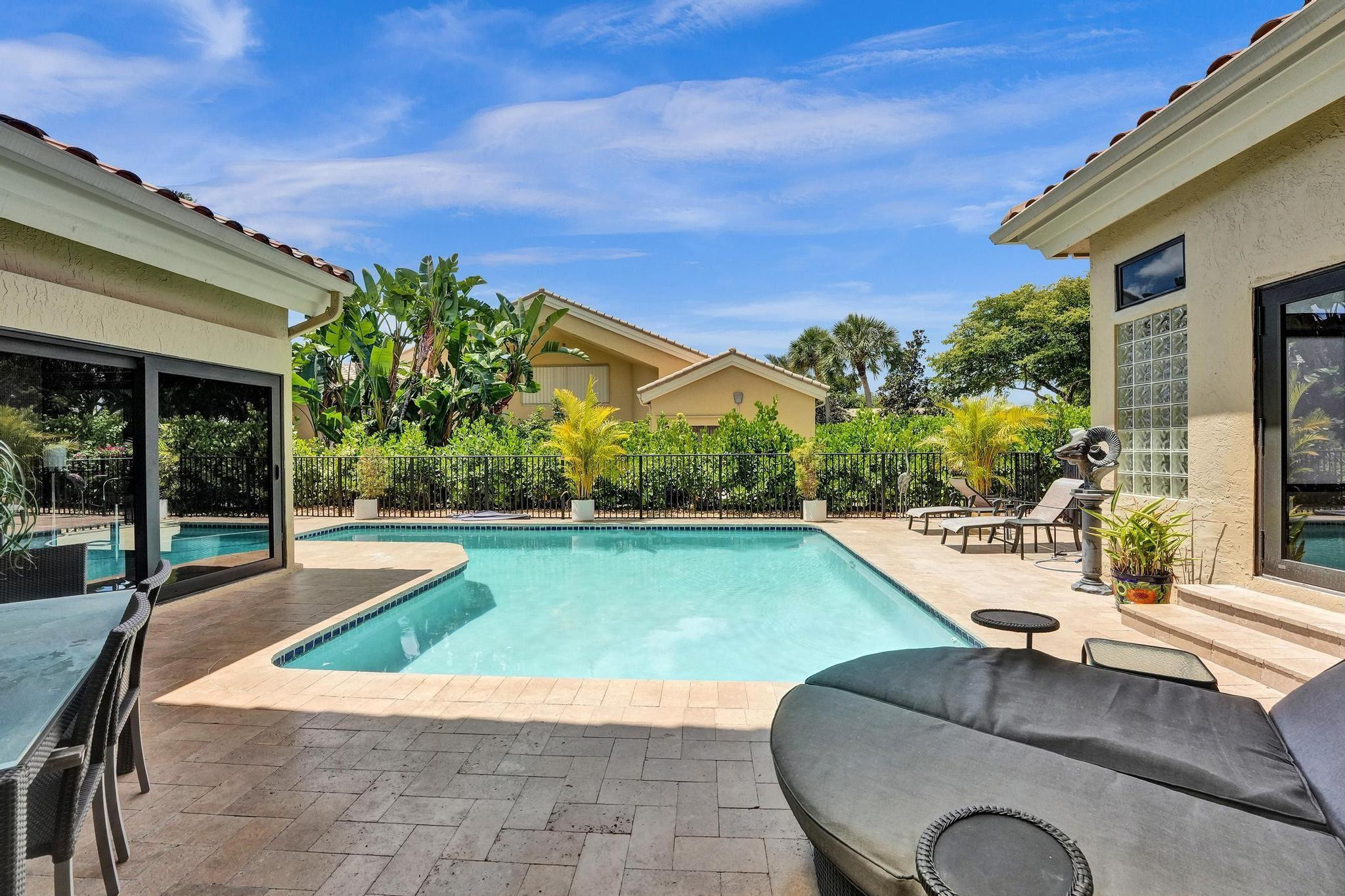 2664 NW 49th St