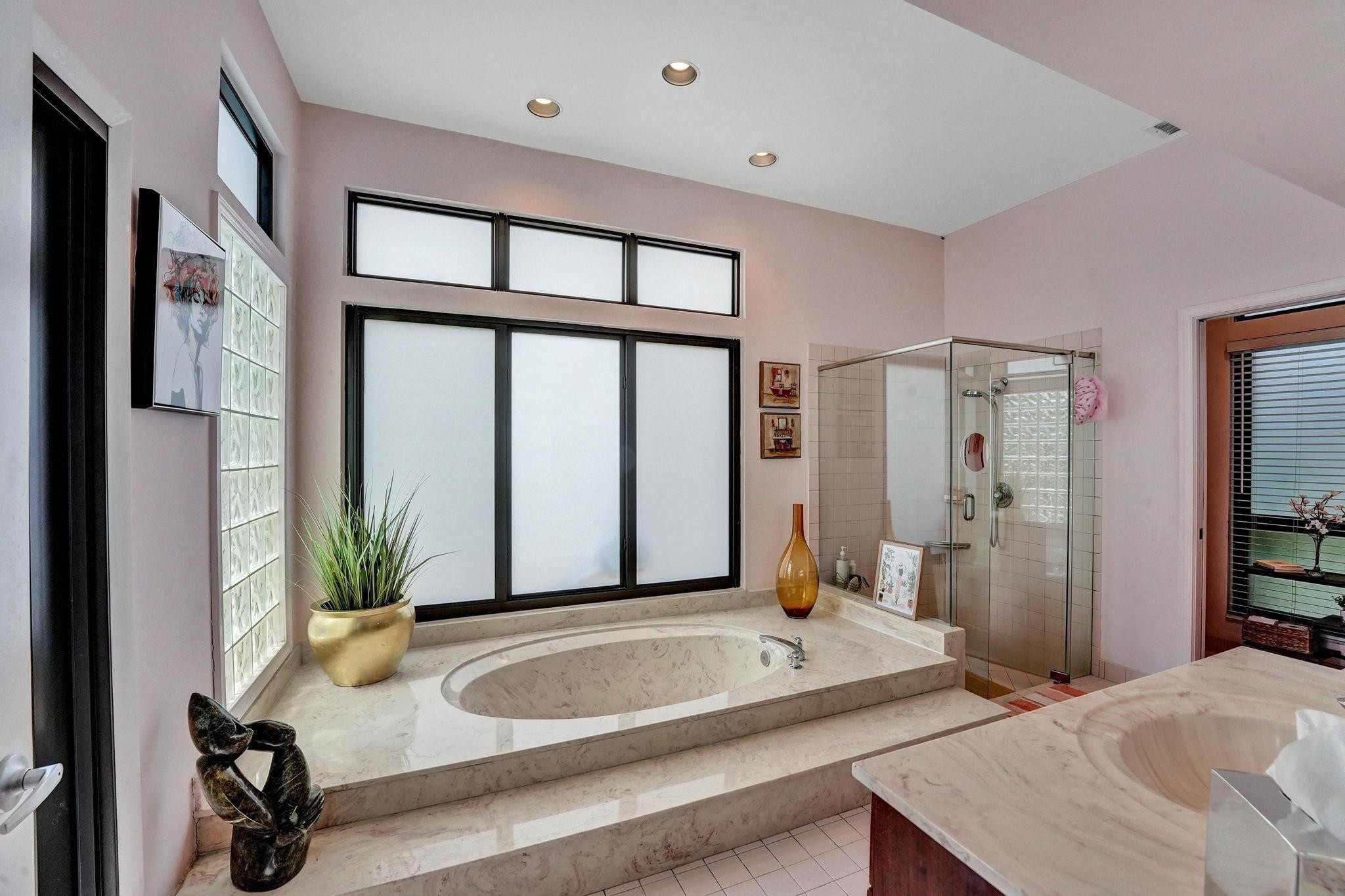 2664 NW 49th St
