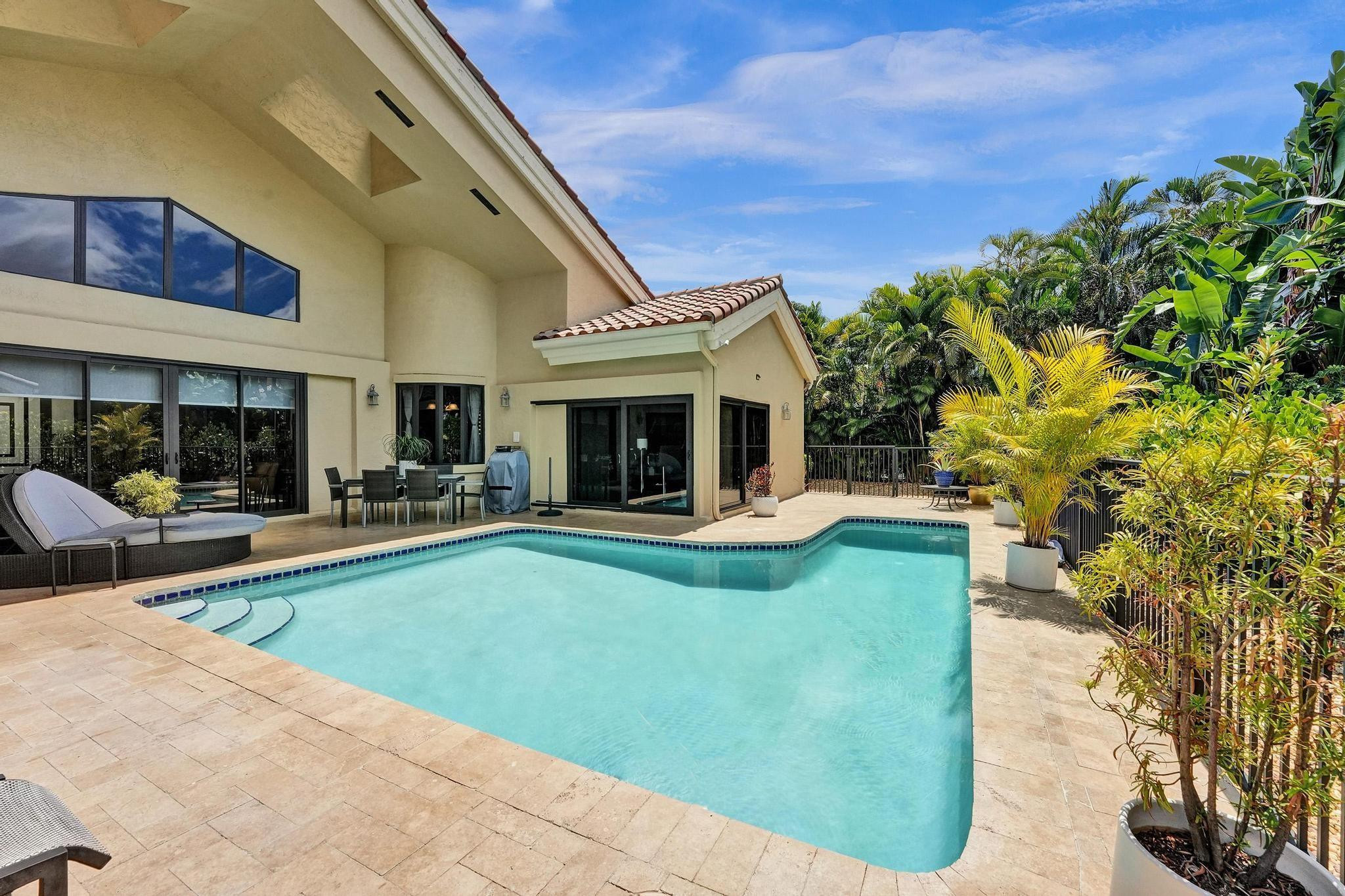 2664 NW 49th St