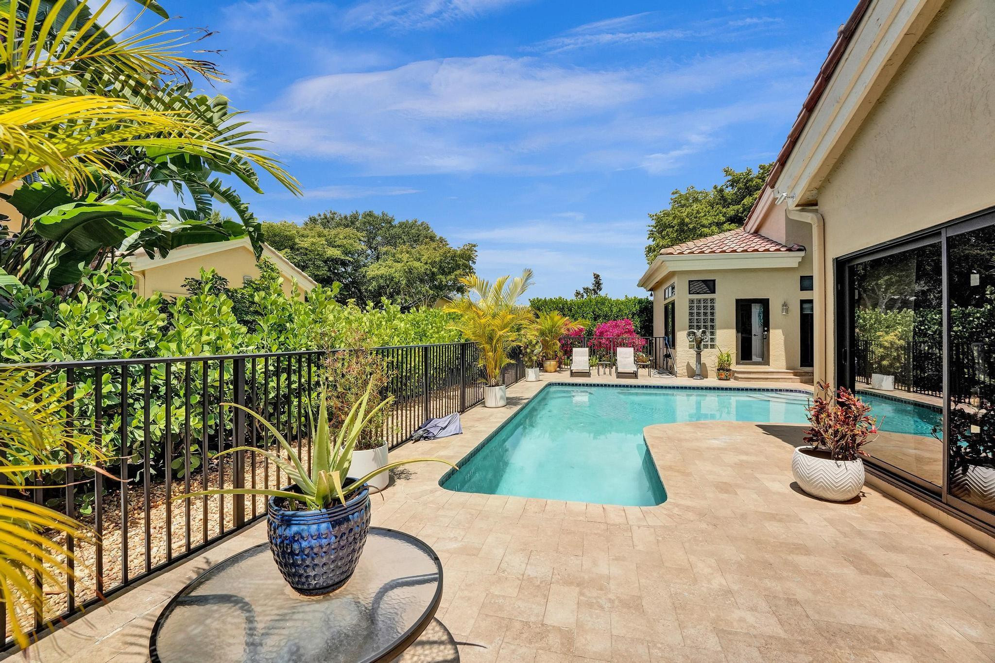 2664 NW 49th St
