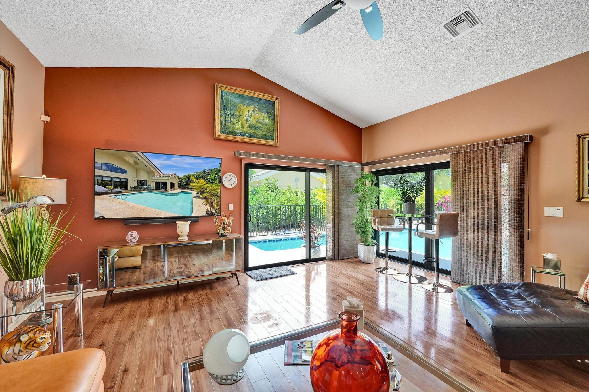 2664 NW 49th St