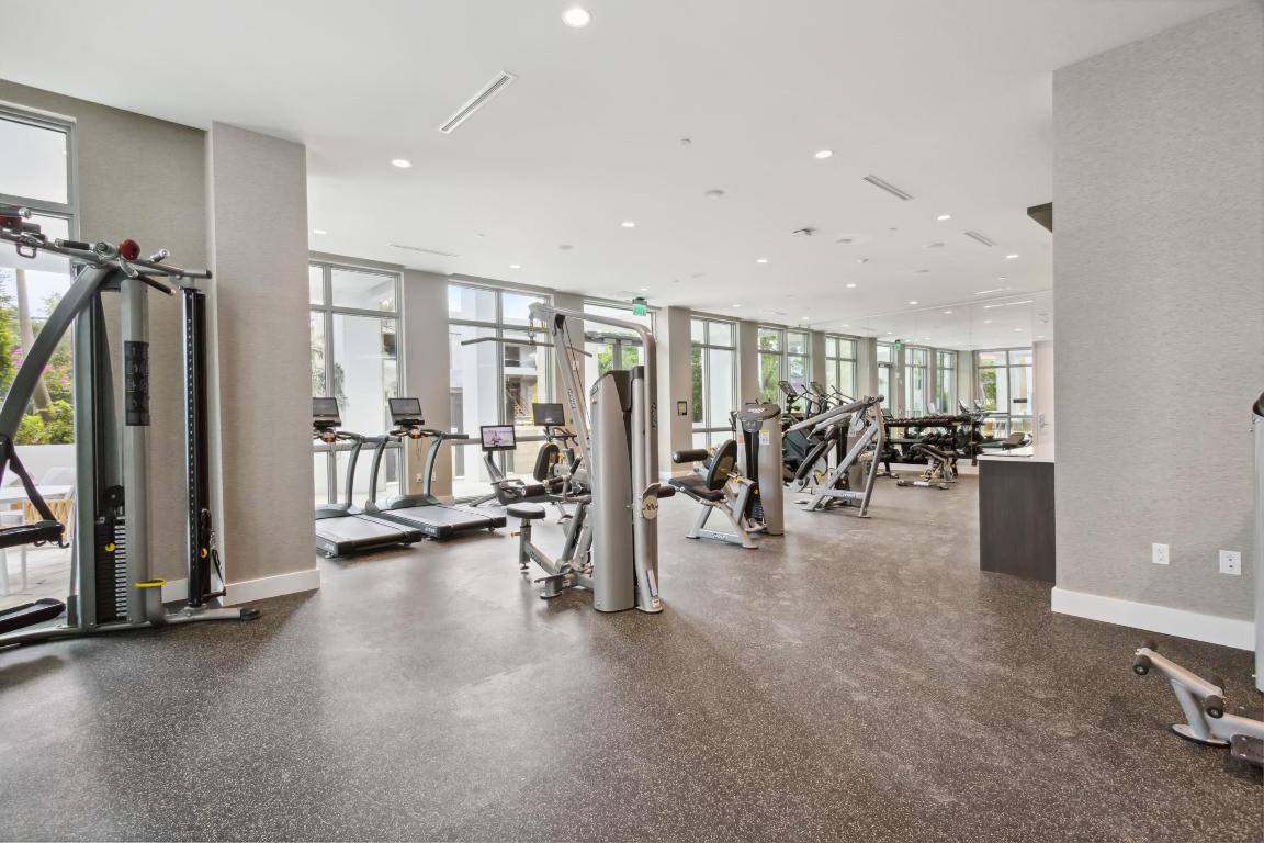 495 E Royal Palm Rd Road 901