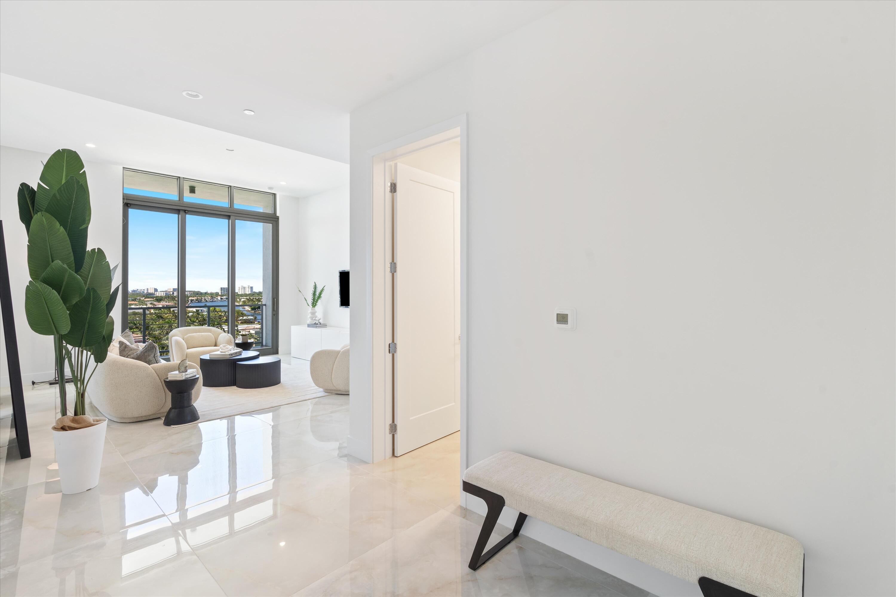 495 E Royal Palm Rd Road 901