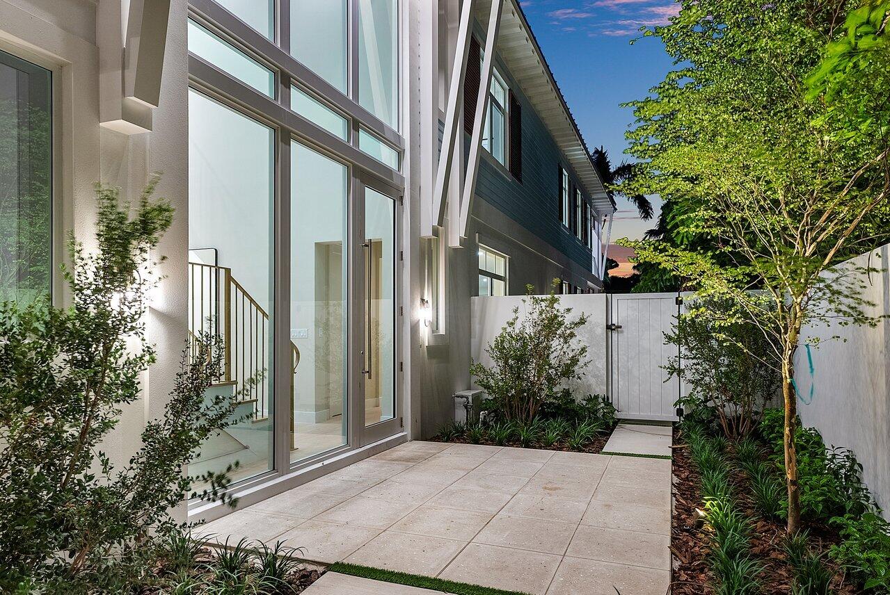 913 Bond Way, Delray Beach FL, 33483