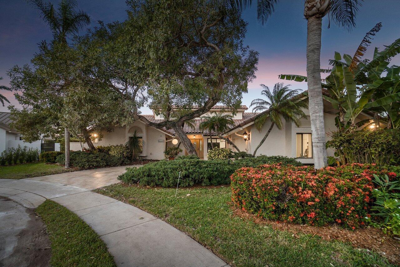 845 NE Mulberry Drive