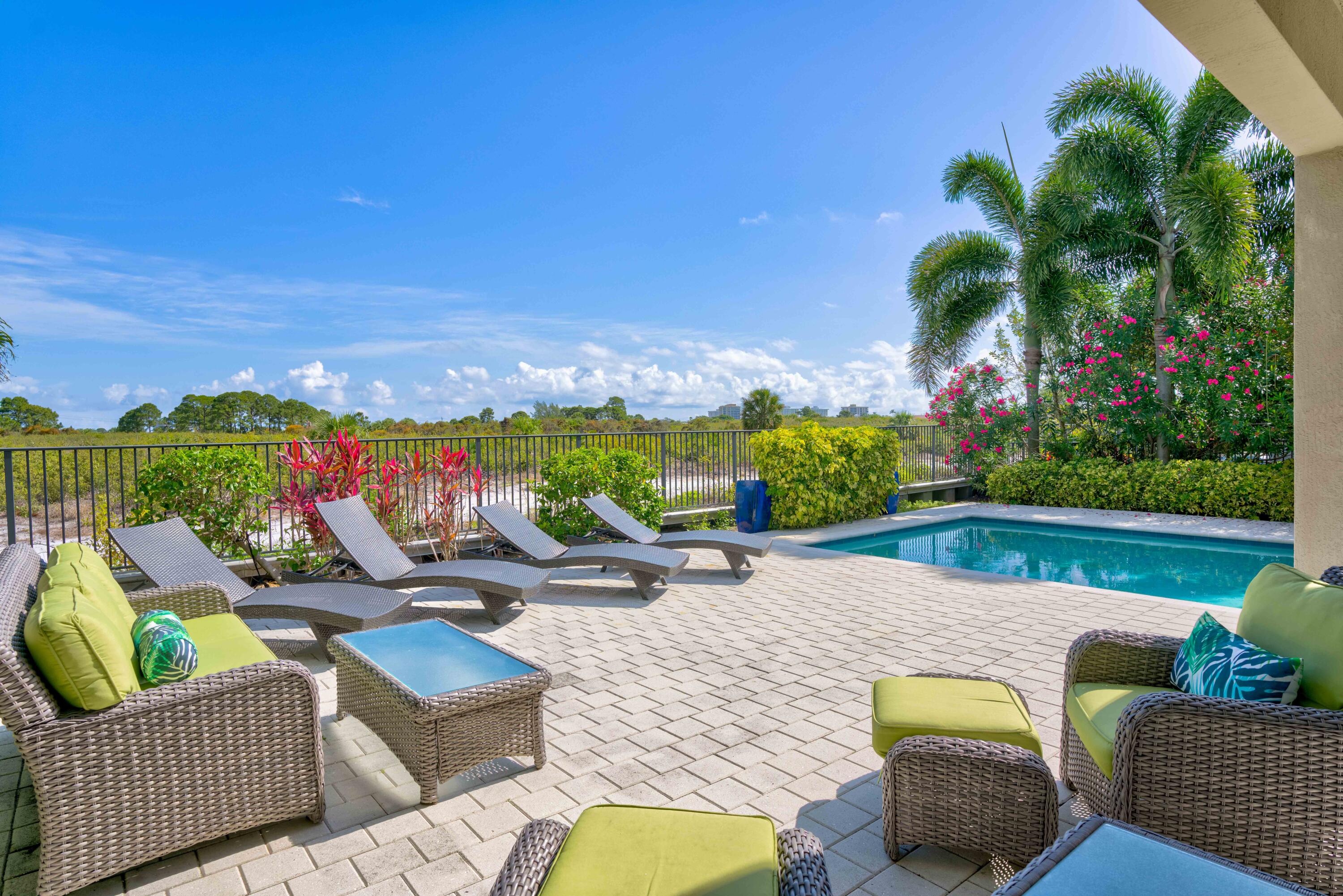 1717 W Hemingway Drive, Juno Beach FL, 33408