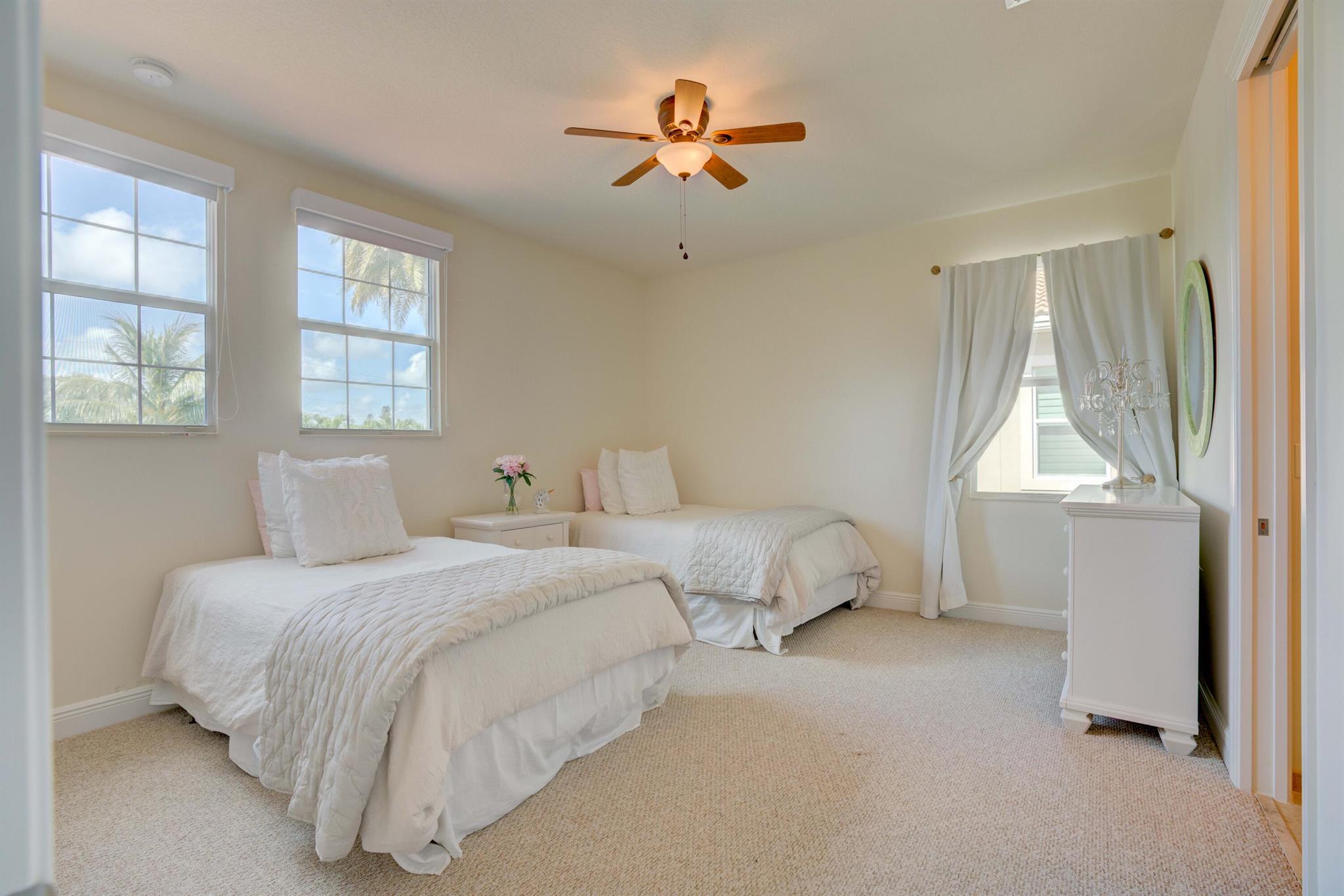 1717 W Hemingway Drive, Juno Beach FL, 33408