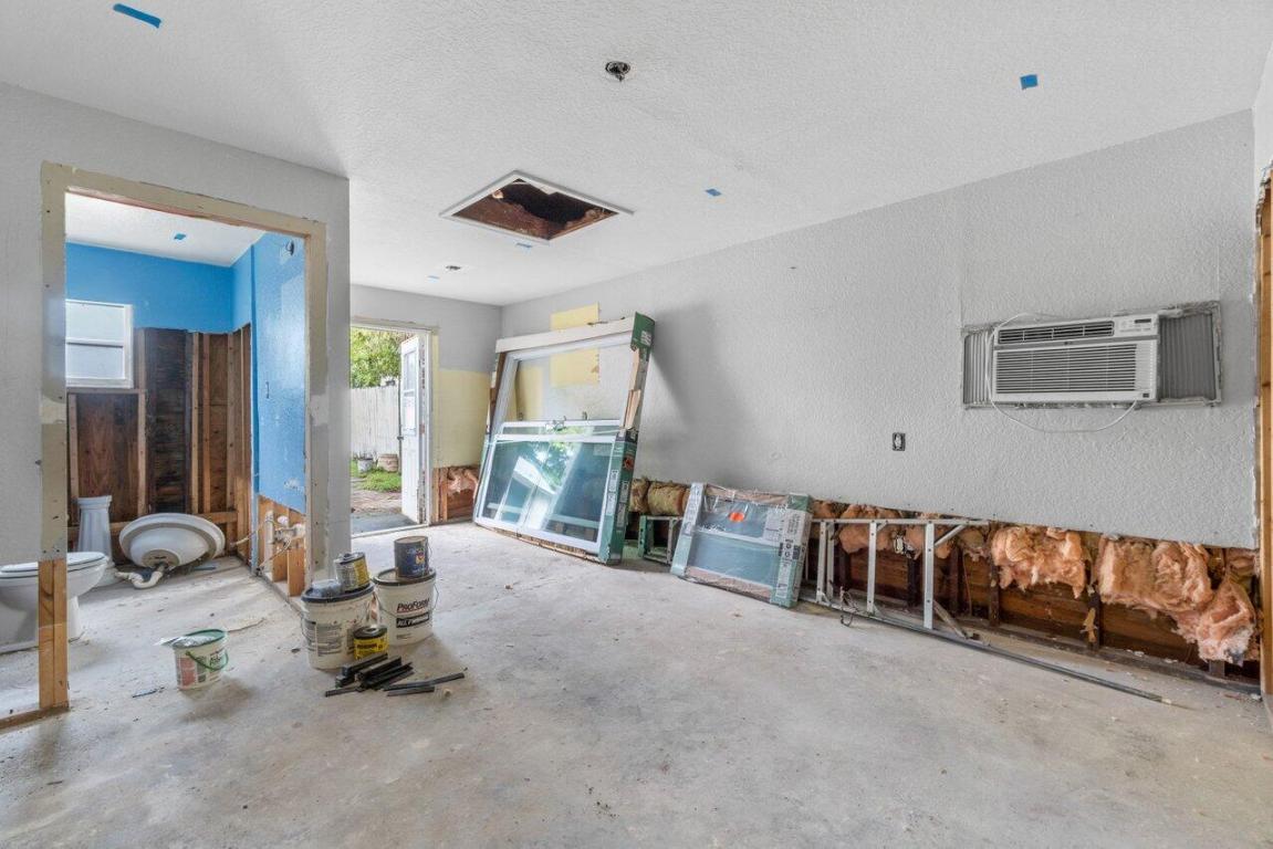 512 49th Street, West Palm Beach FL, 33407