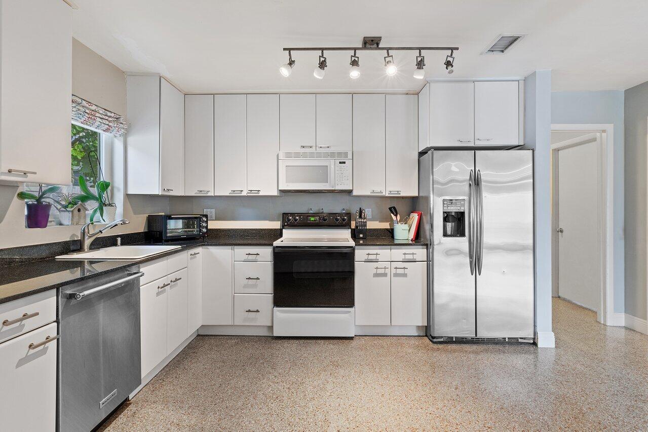 101 NE 11th Street, Delray Beach FL, 33444