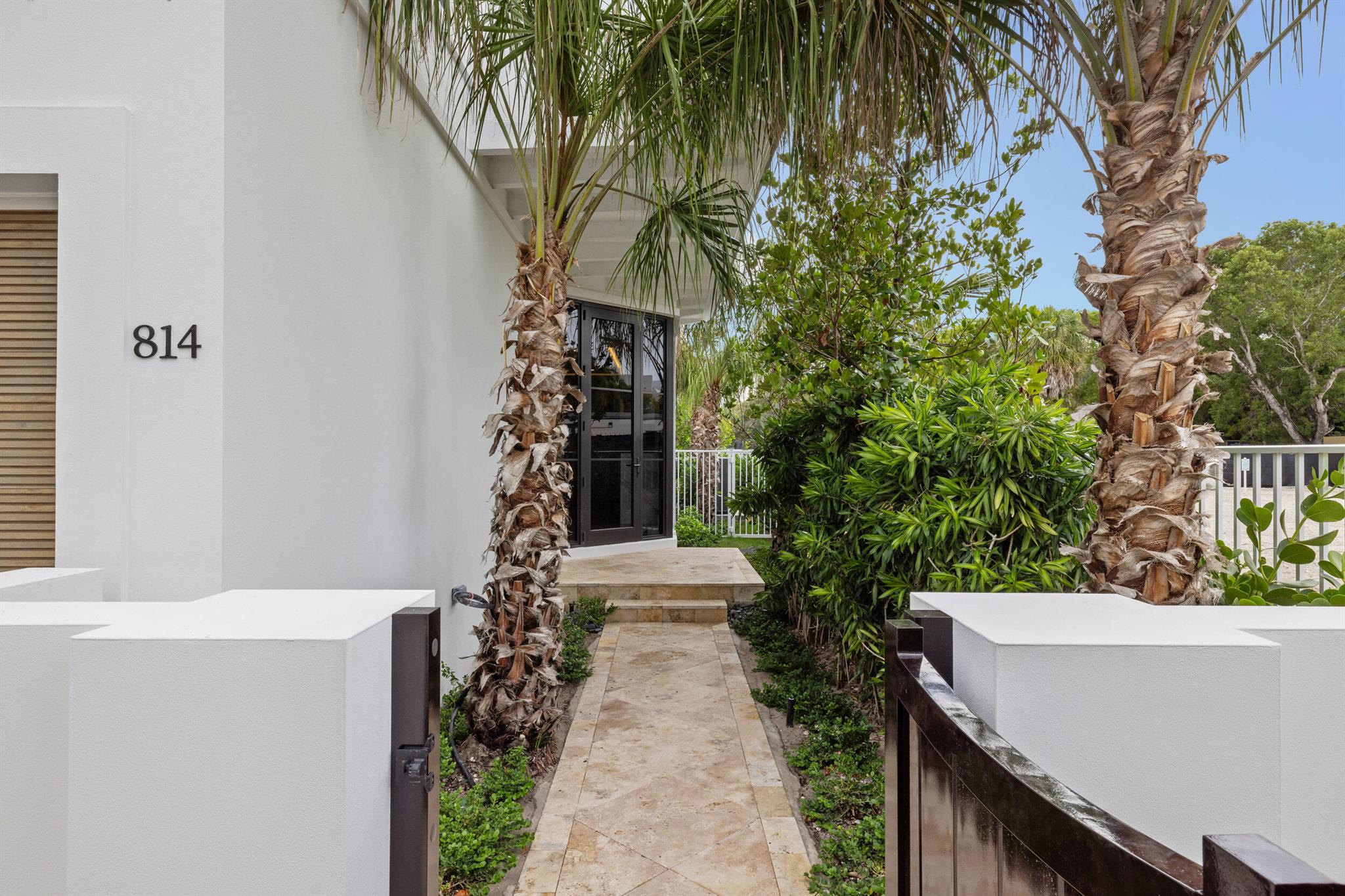 814 Palm Trail, Delray Beach FL, 33483