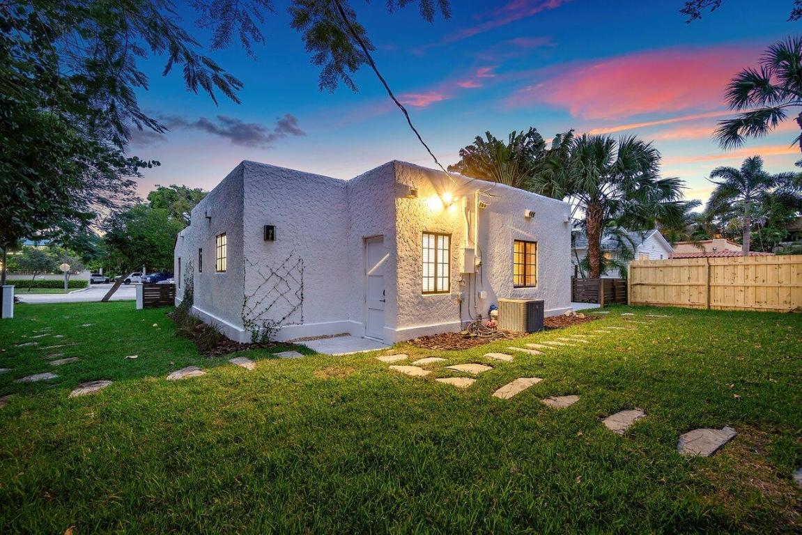 816 Park Place, West Palm Beach FL, 33401