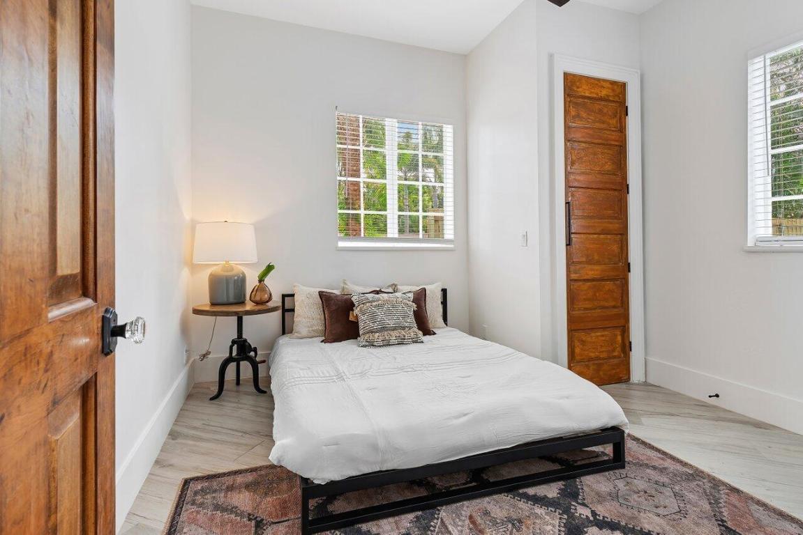 816 Park Place, West Palm Beach FL, 33401