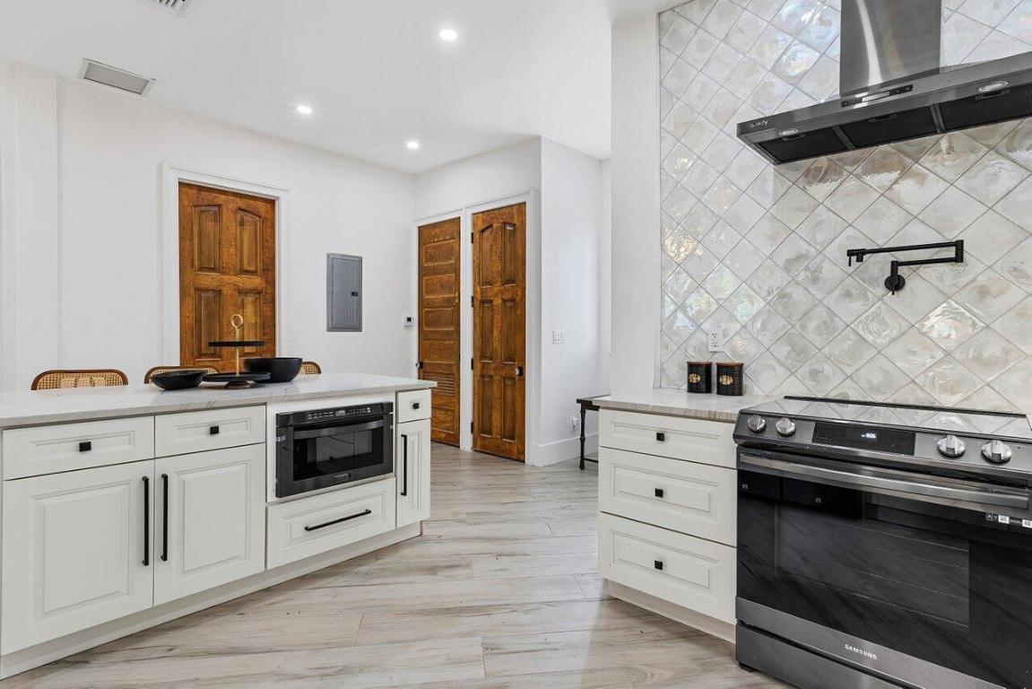 816 Park Place, West Palm Beach FL, 33401