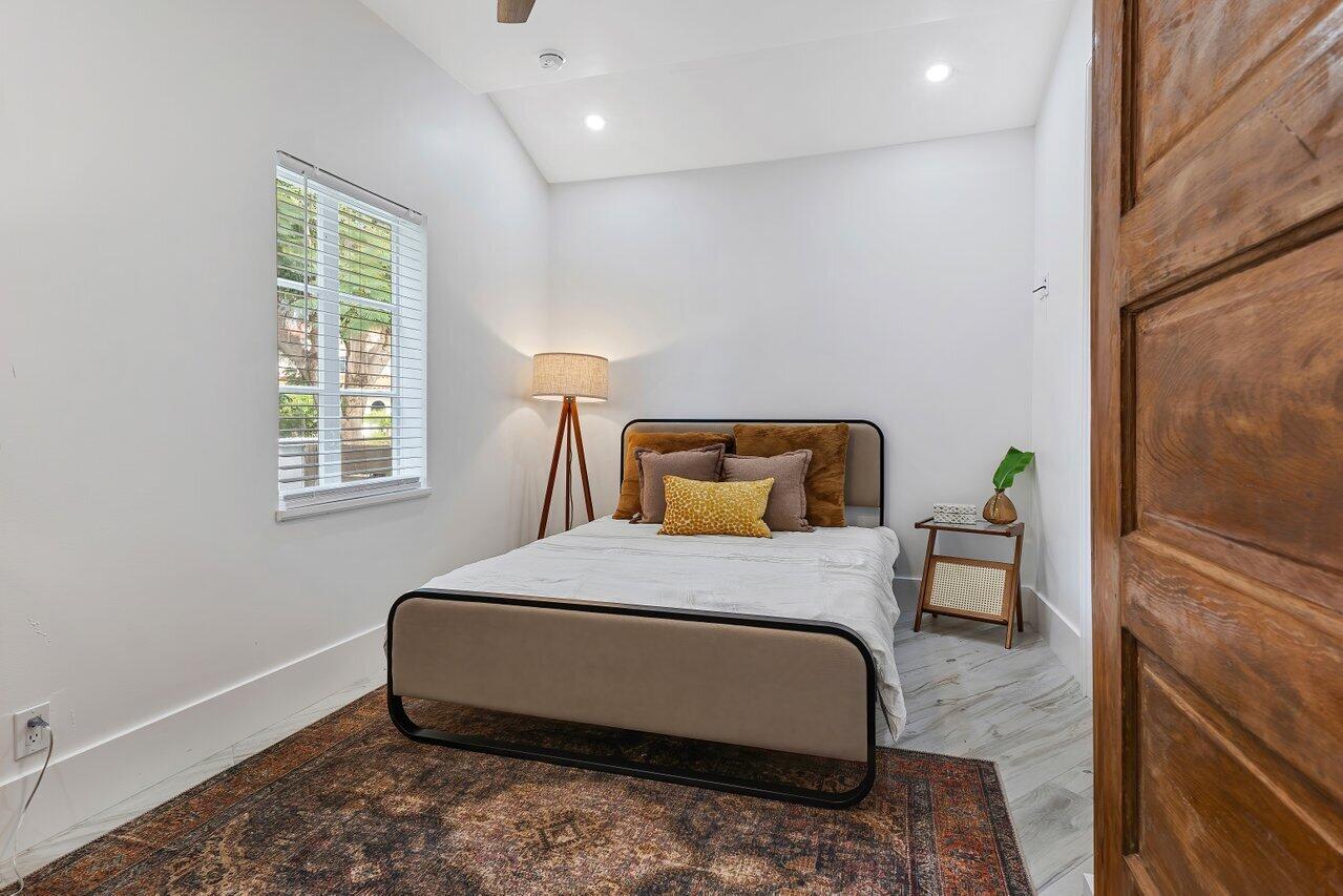 816 Park Place, West Palm Beach FL, 33401