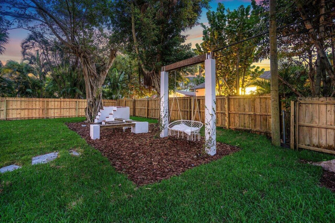 816 Park Place, West Palm Beach FL, 33401