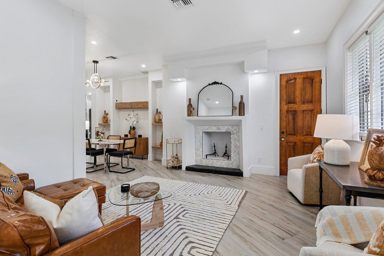 816 Park Place, West Palm Beach FL, 33401