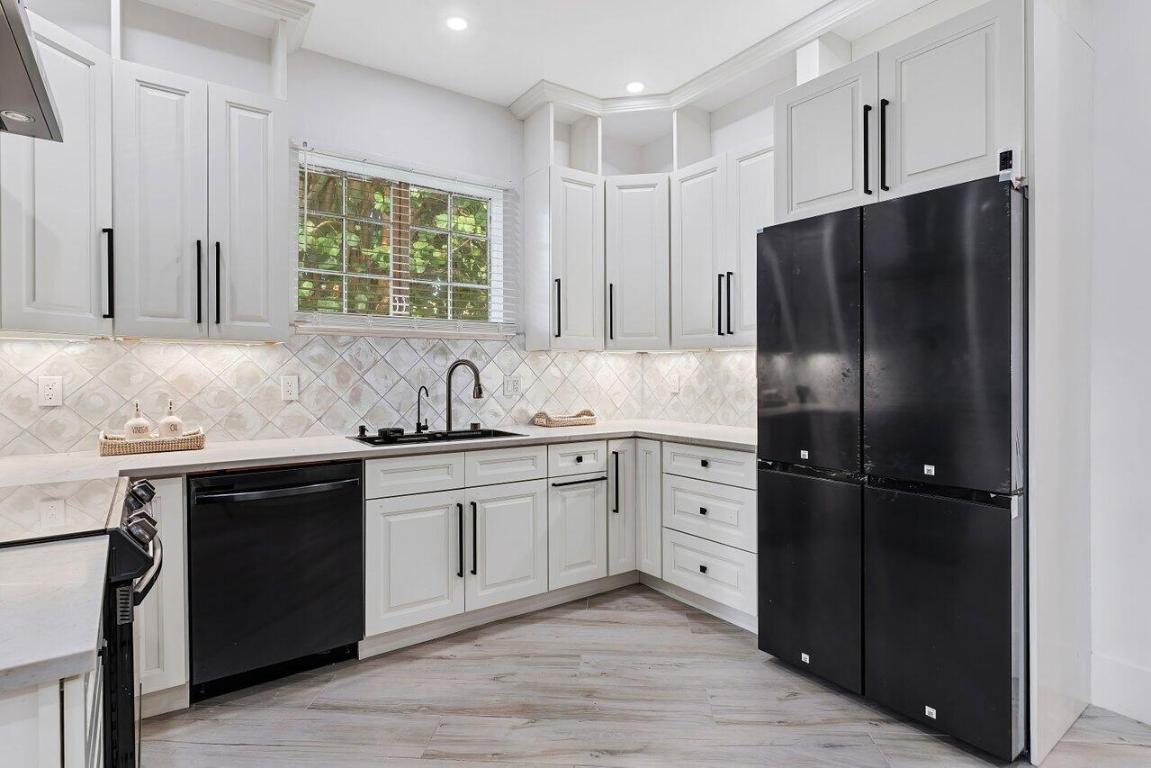 816 Park Place, West Palm Beach FL, 33401